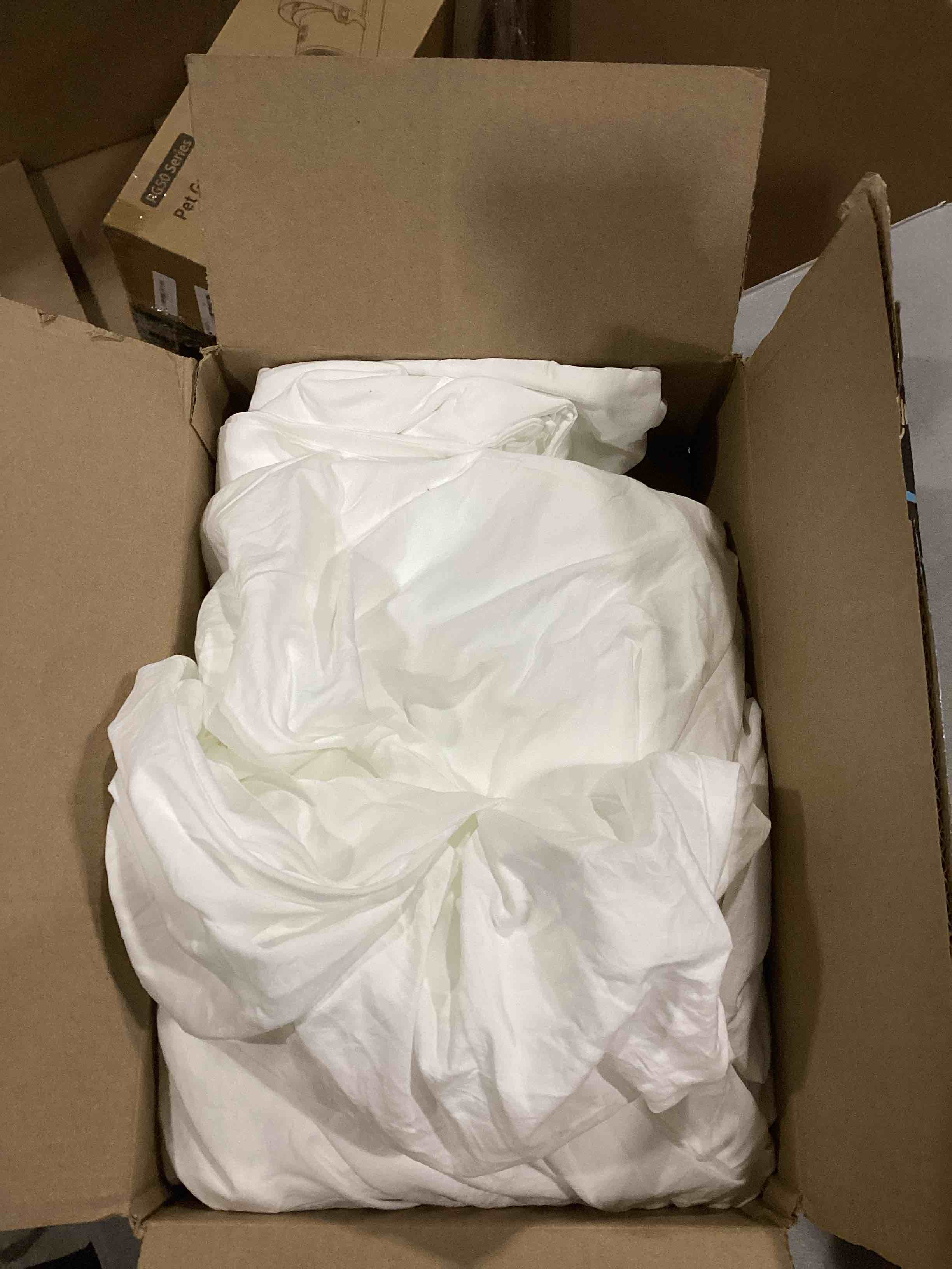 https://s3.amazonaws.com/lotting-images-prod/bidfta/RED6680775_1733415117637.jpeg