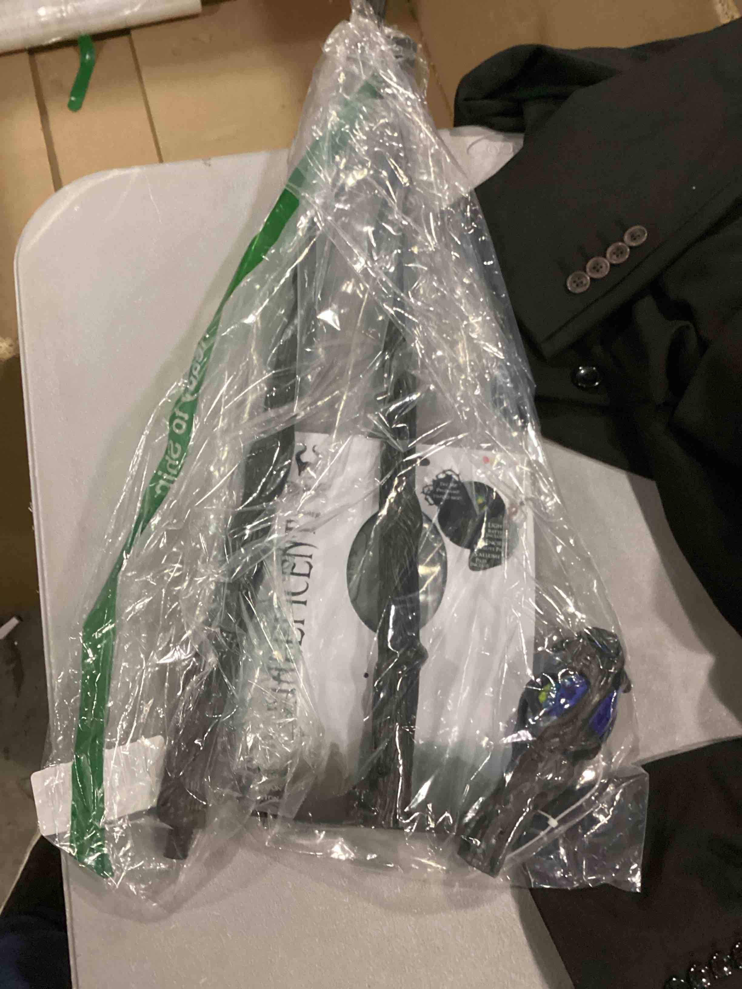 https://s3.amazonaws.com/lotting-images-prod/bidfta/RED6681311_1733855183475.jpeg
