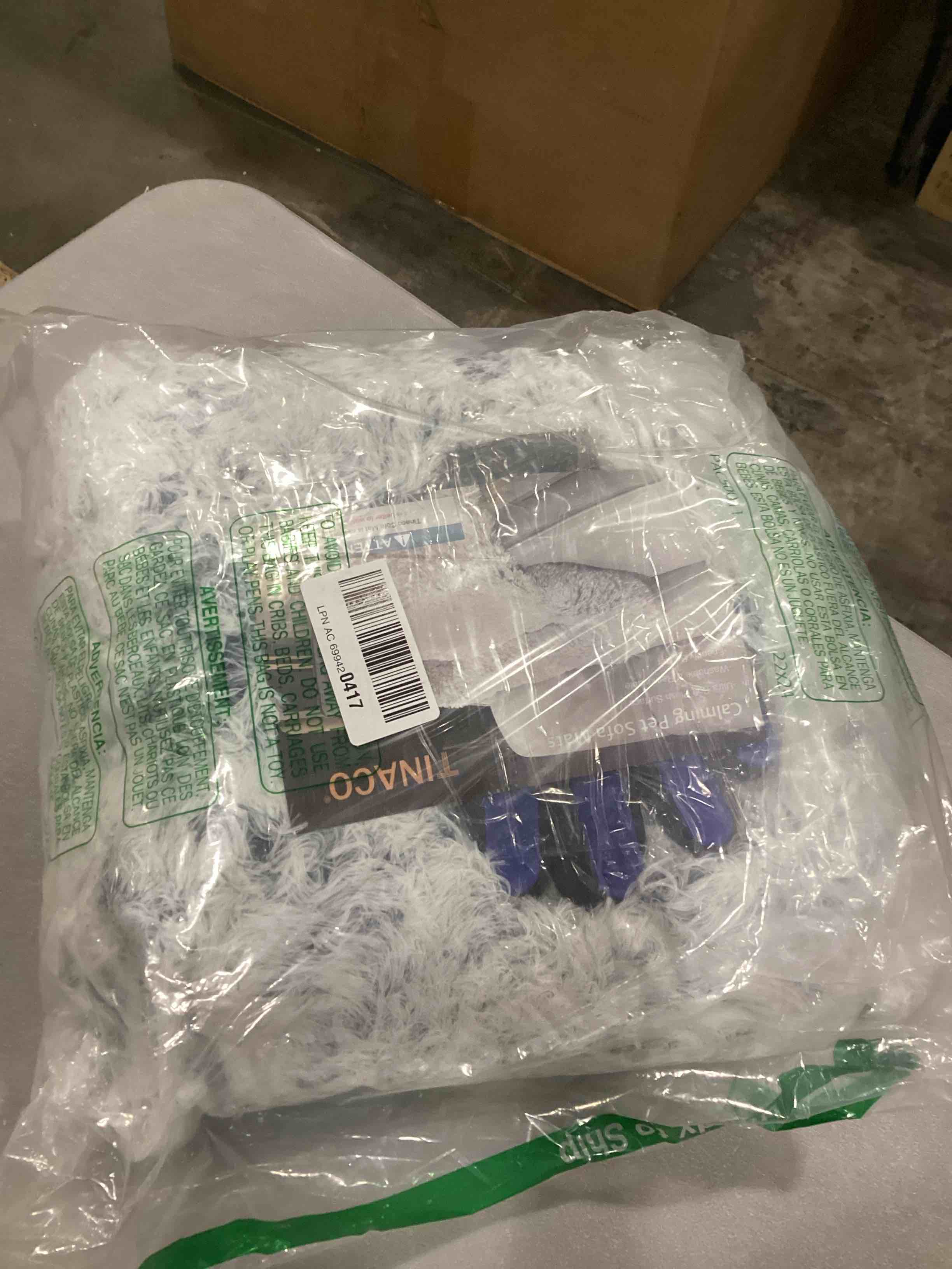 https://s3.amazonaws.com/lotting-images-prod/bidfta/RED6681315_1733855664431.jpeg