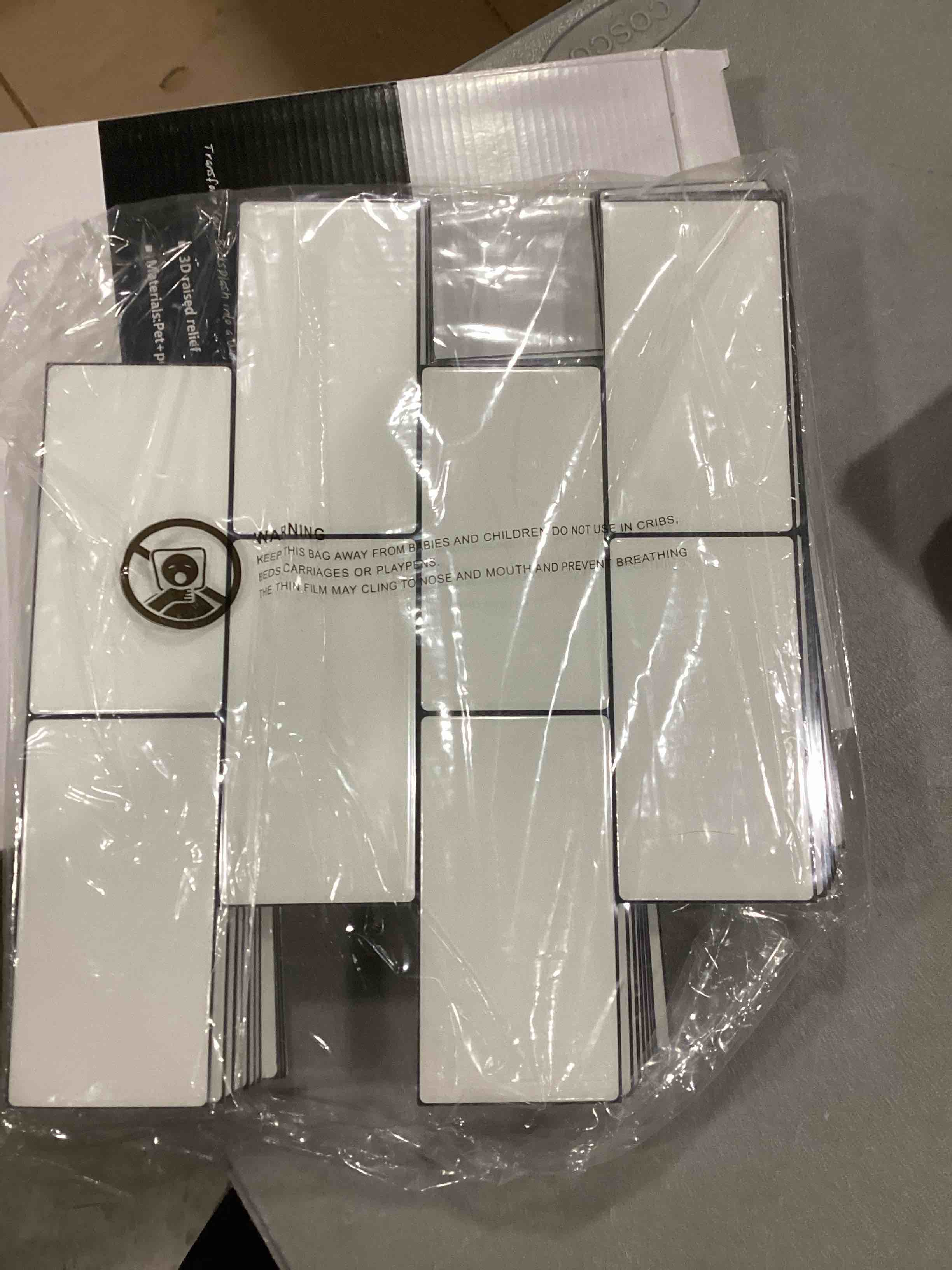 https://s3.amazonaws.com/lotting-images-prod/bidfta/RED6681331_1733858785613.jpeg