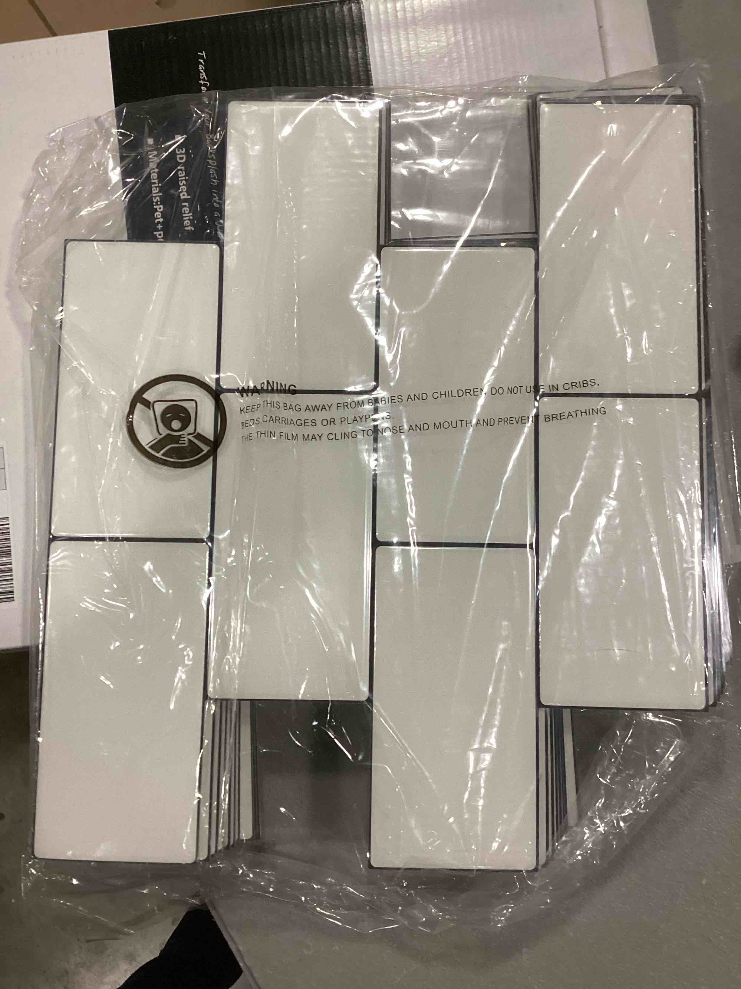 https://s3.amazonaws.com/lotting-images-prod/bidfta/RED6681331_1733858787924.jpeg