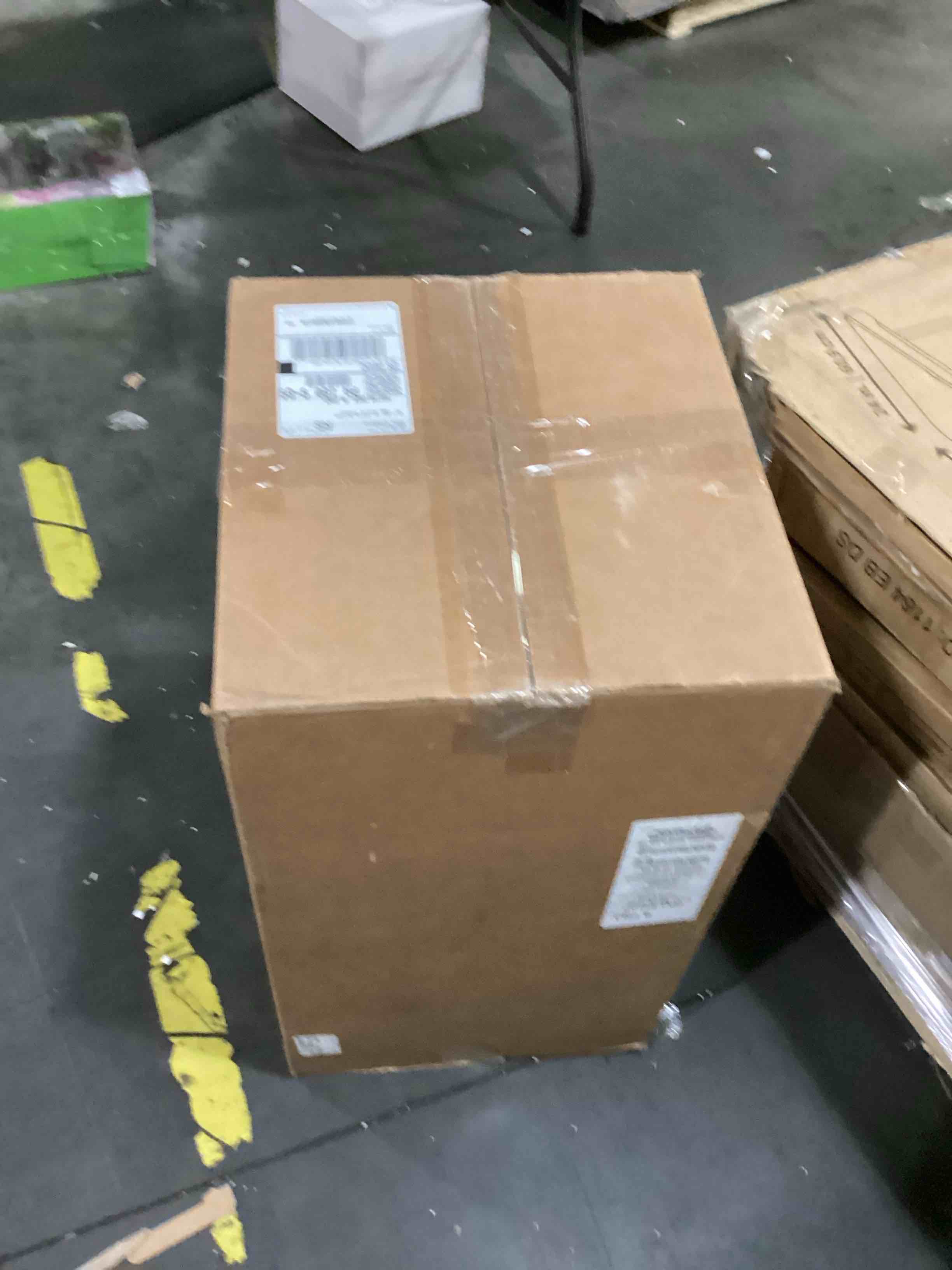 https://s3.amazonaws.com/lotting-images-prod/bidfta/RED6681520_1732037749032.jpeg