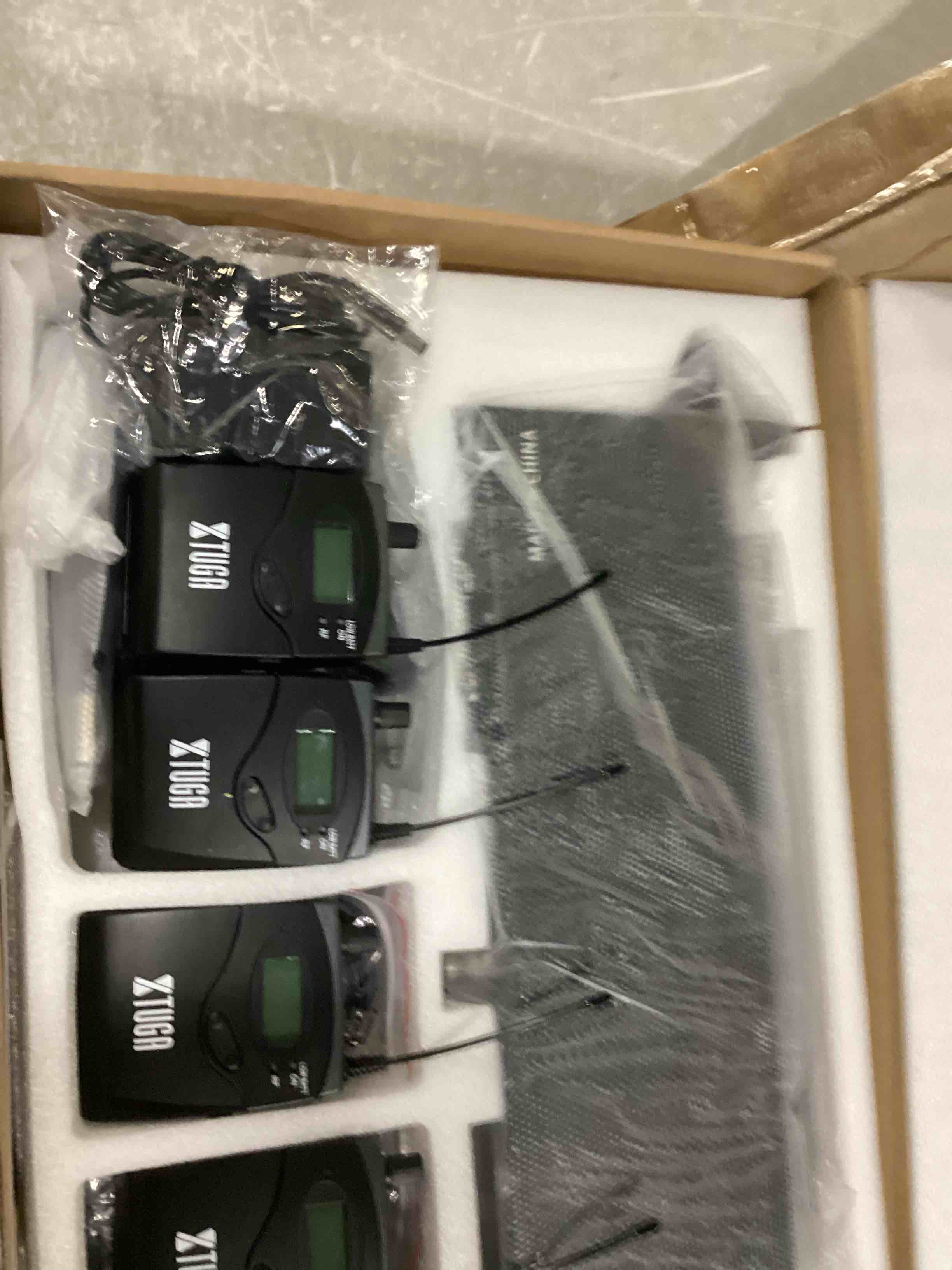 https://s3.amazonaws.com/lotting-images-prod/bidfta/RED6681697_1732133085387.jpeg