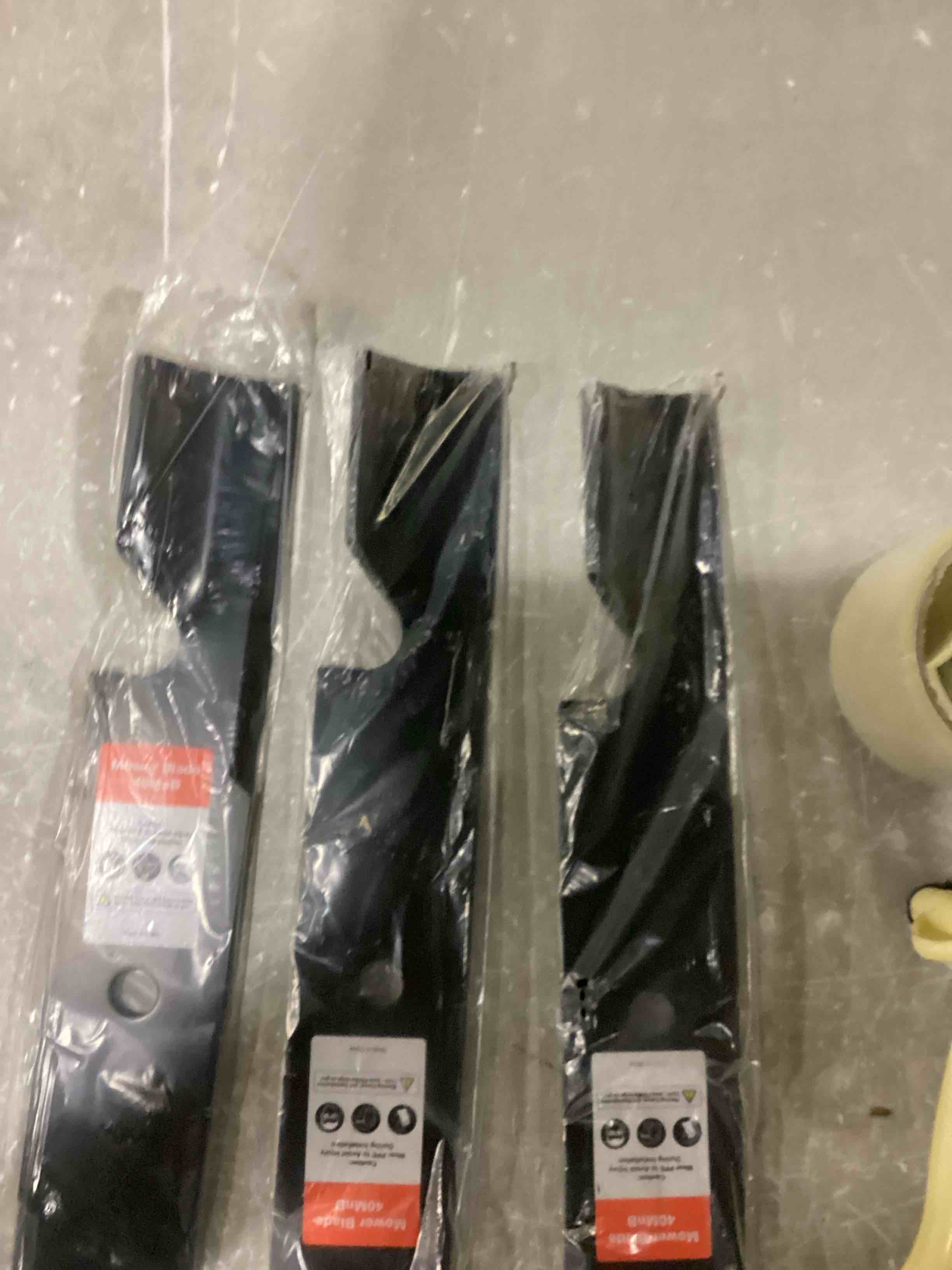 https://s3.amazonaws.com/lotting-images-prod/bidfta/RED6681708_1732191558207.jpeg