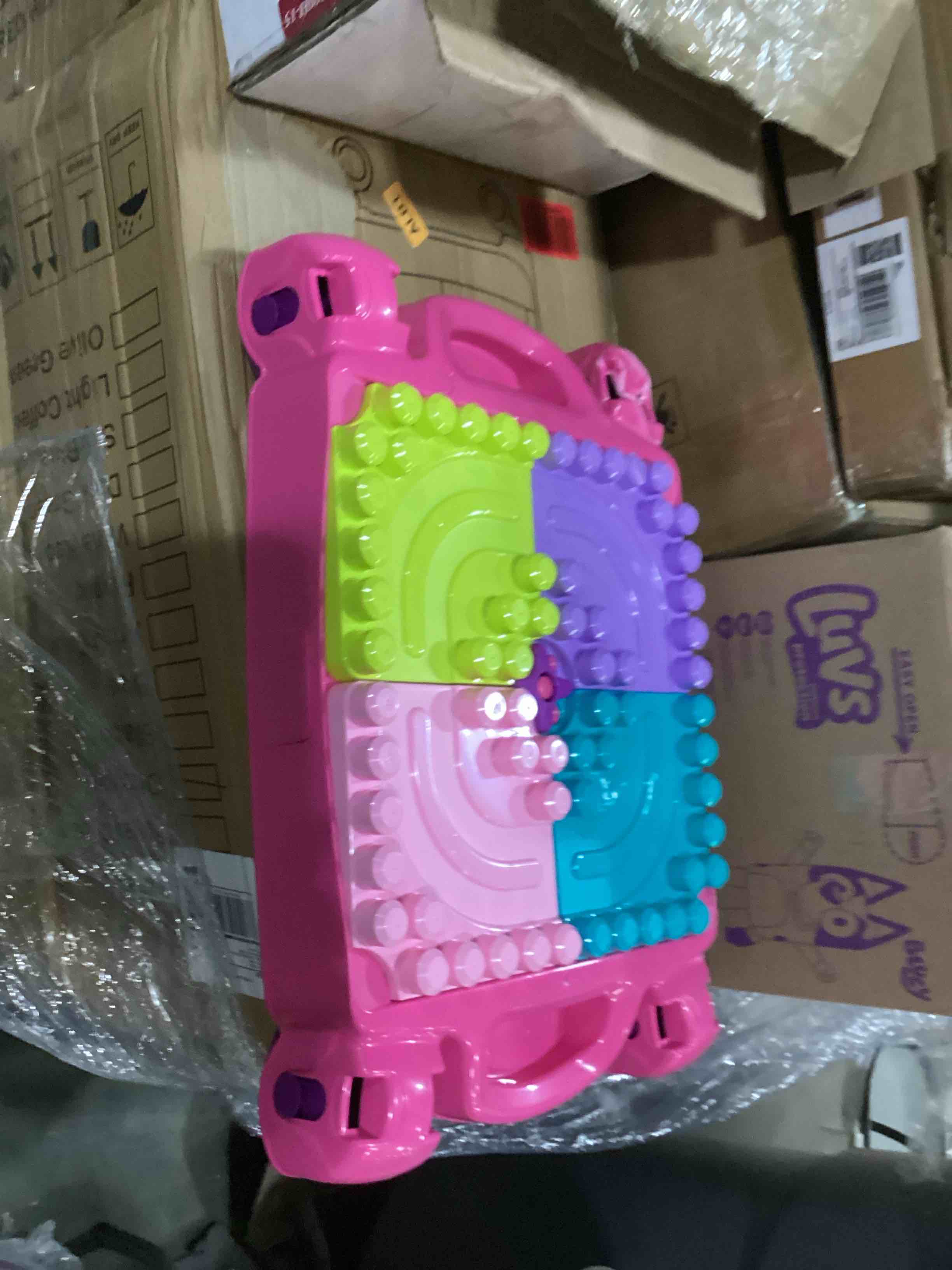 https://s3.amazonaws.com/lotting-images-prod/bidfta/RED6682115_1732737297260.jpeg