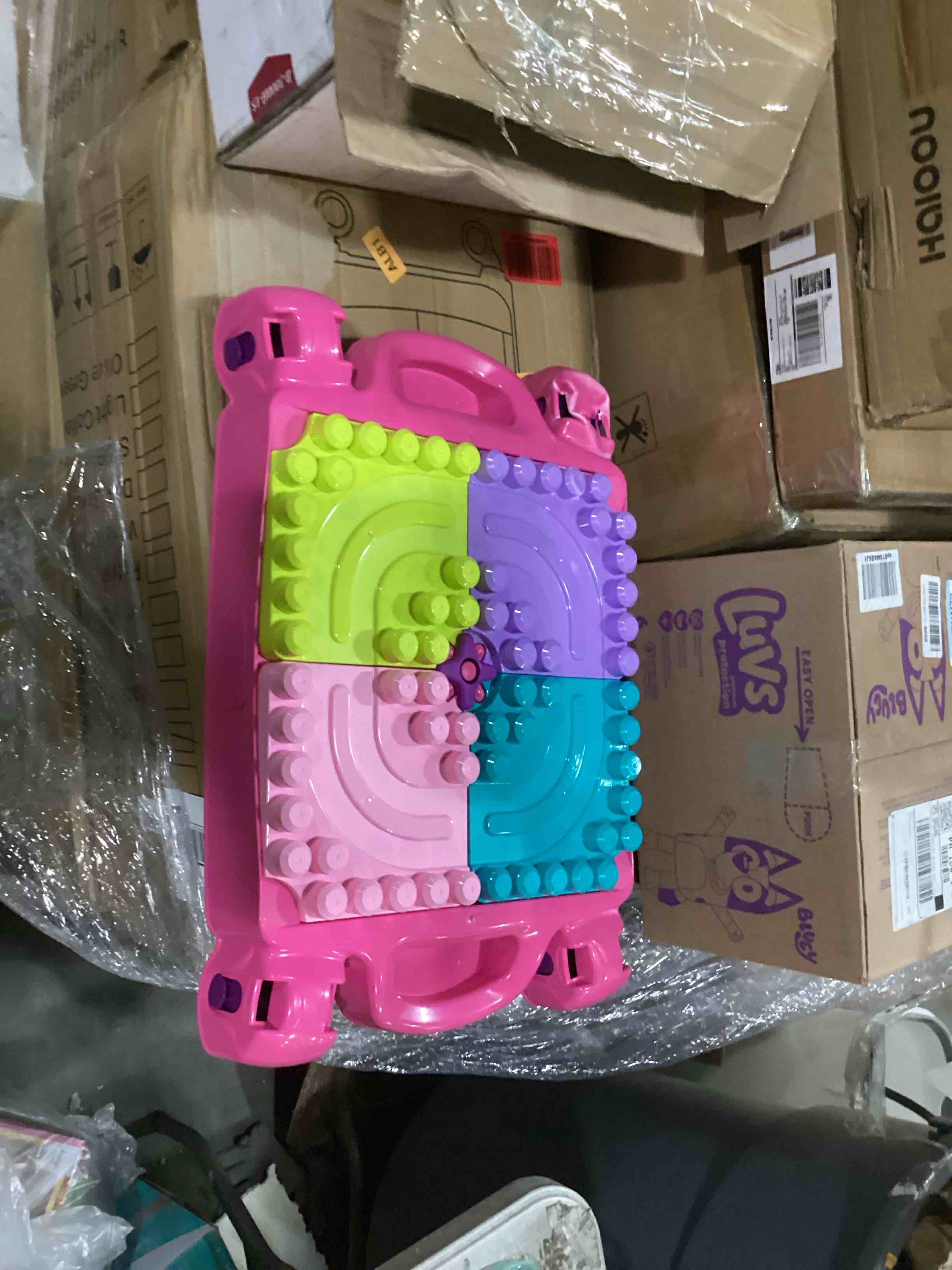https://s3.amazonaws.com/lotting-images-prod/bidfta/RED6682115_1732737298559.jpeg