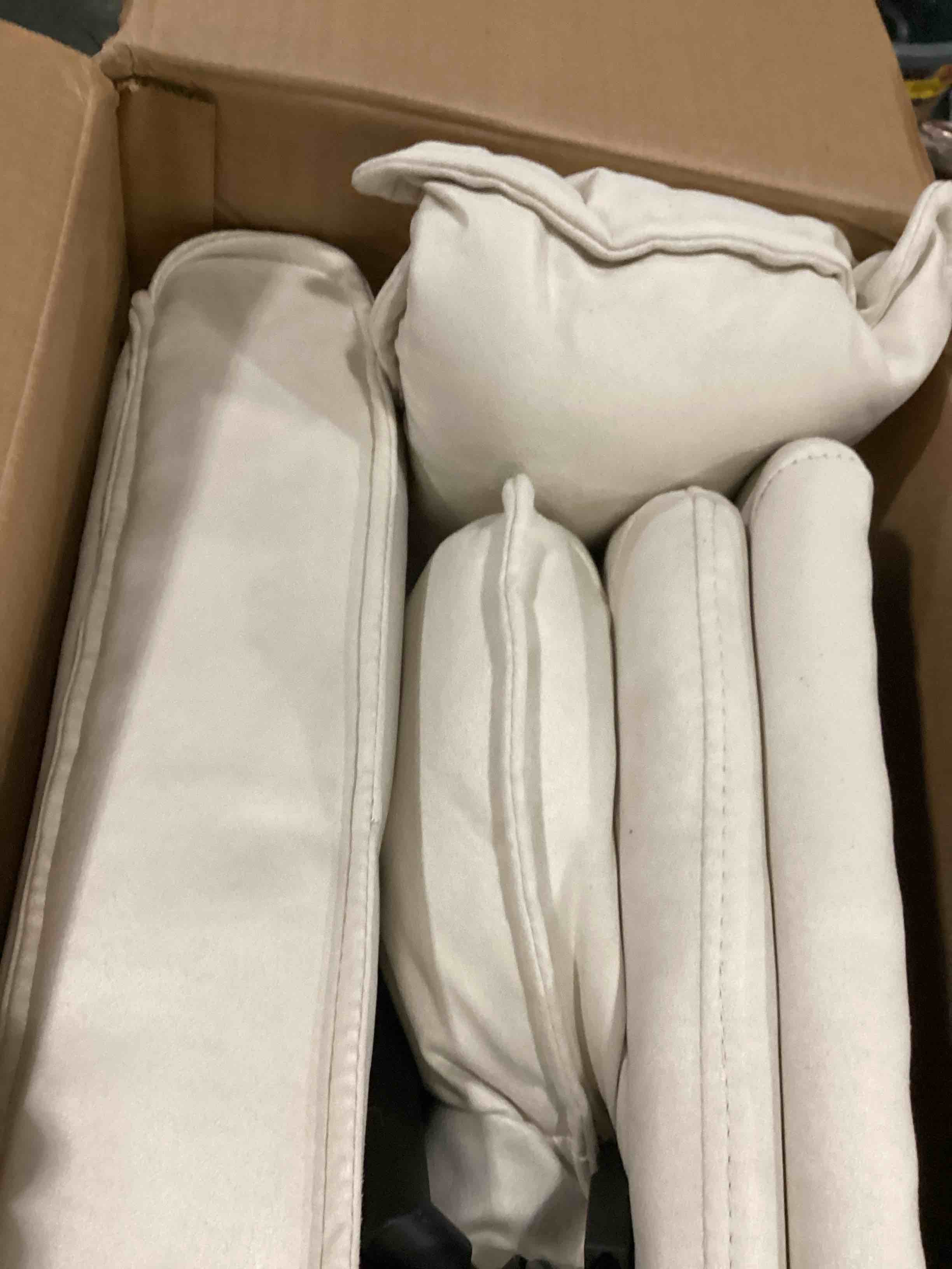 https://s3.amazonaws.com/lotting-images-prod/bidfta/RED6682126_1732882284737.jpeg