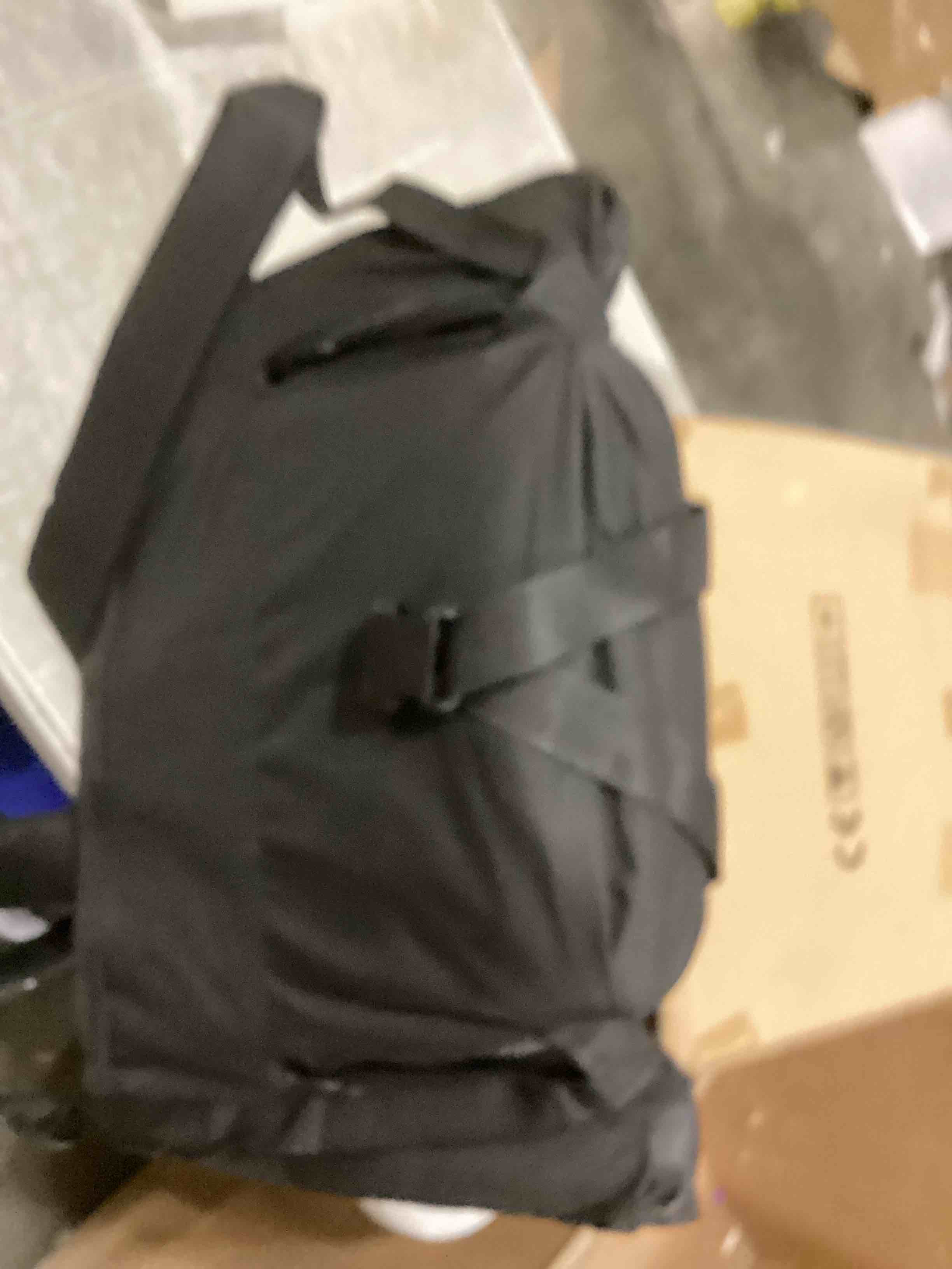 https://s3.amazonaws.com/lotting-images-prod/bidfta/RED6682192_1732896329037.jpeg