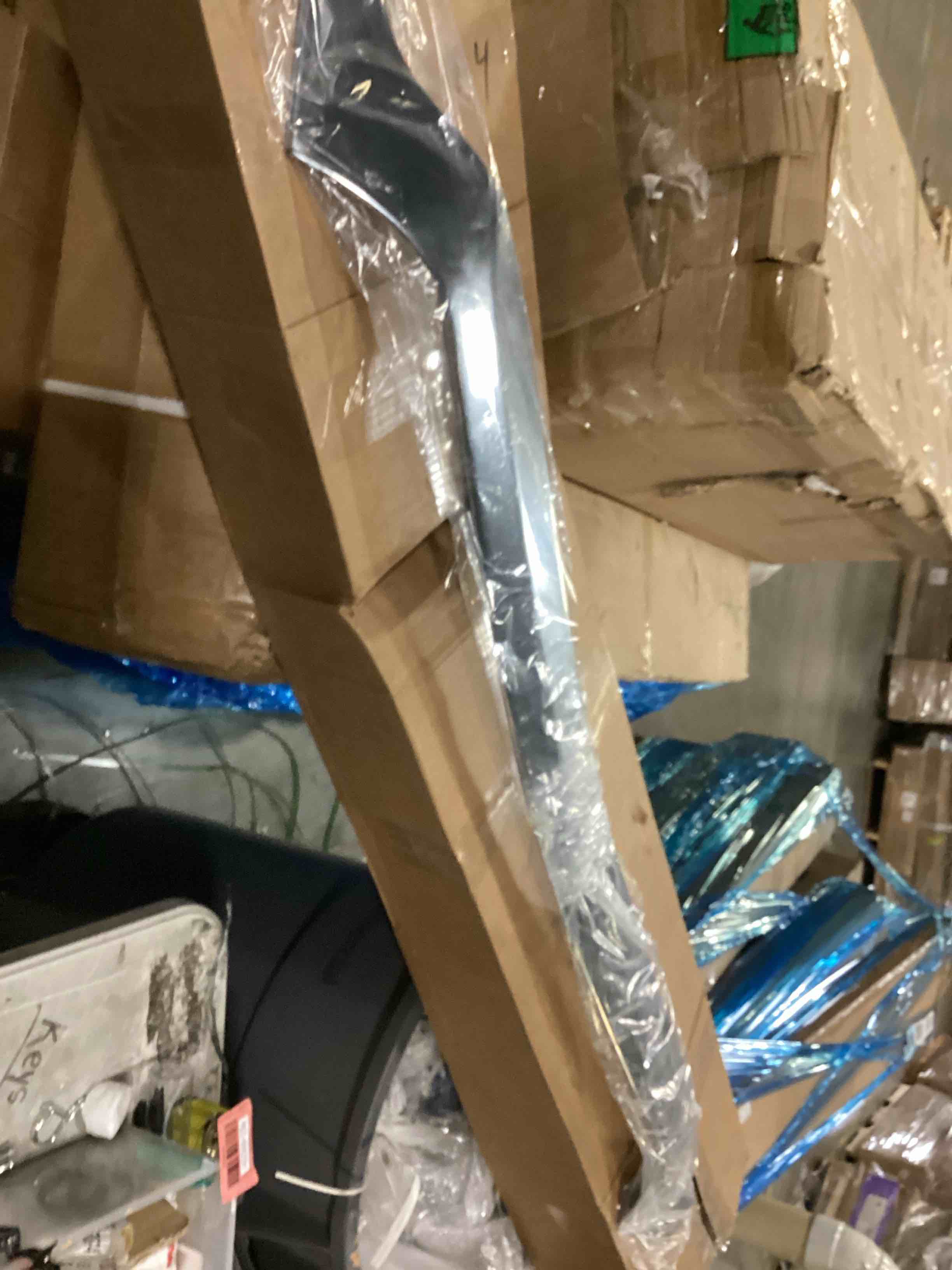 https://s3.amazonaws.com/lotting-images-prod/bidfta/RED6682209_1732898879245.jpeg