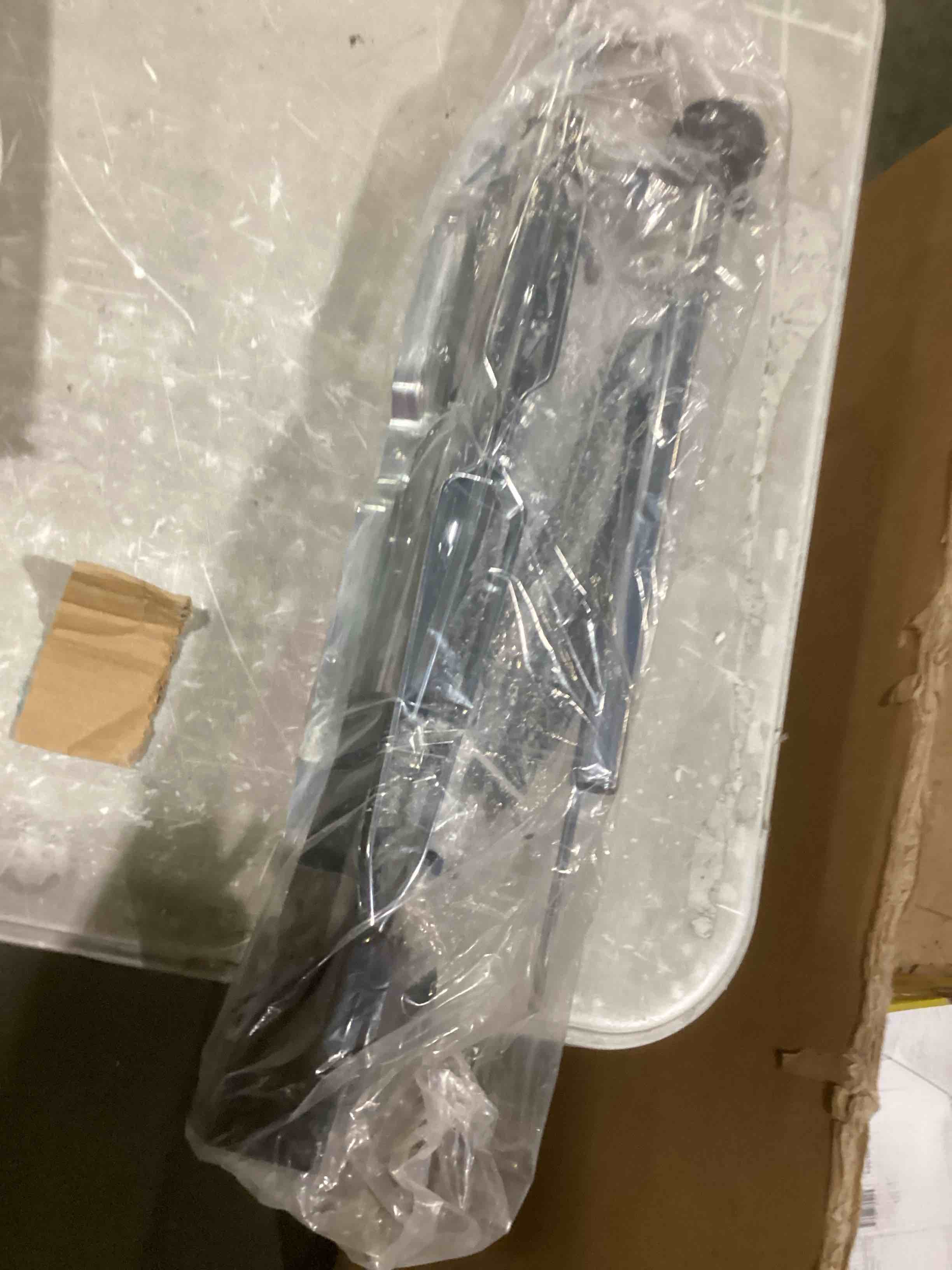 https://s3.amazonaws.com/lotting-images-prod/bidfta/RED6682442_1733251563201.jpeg