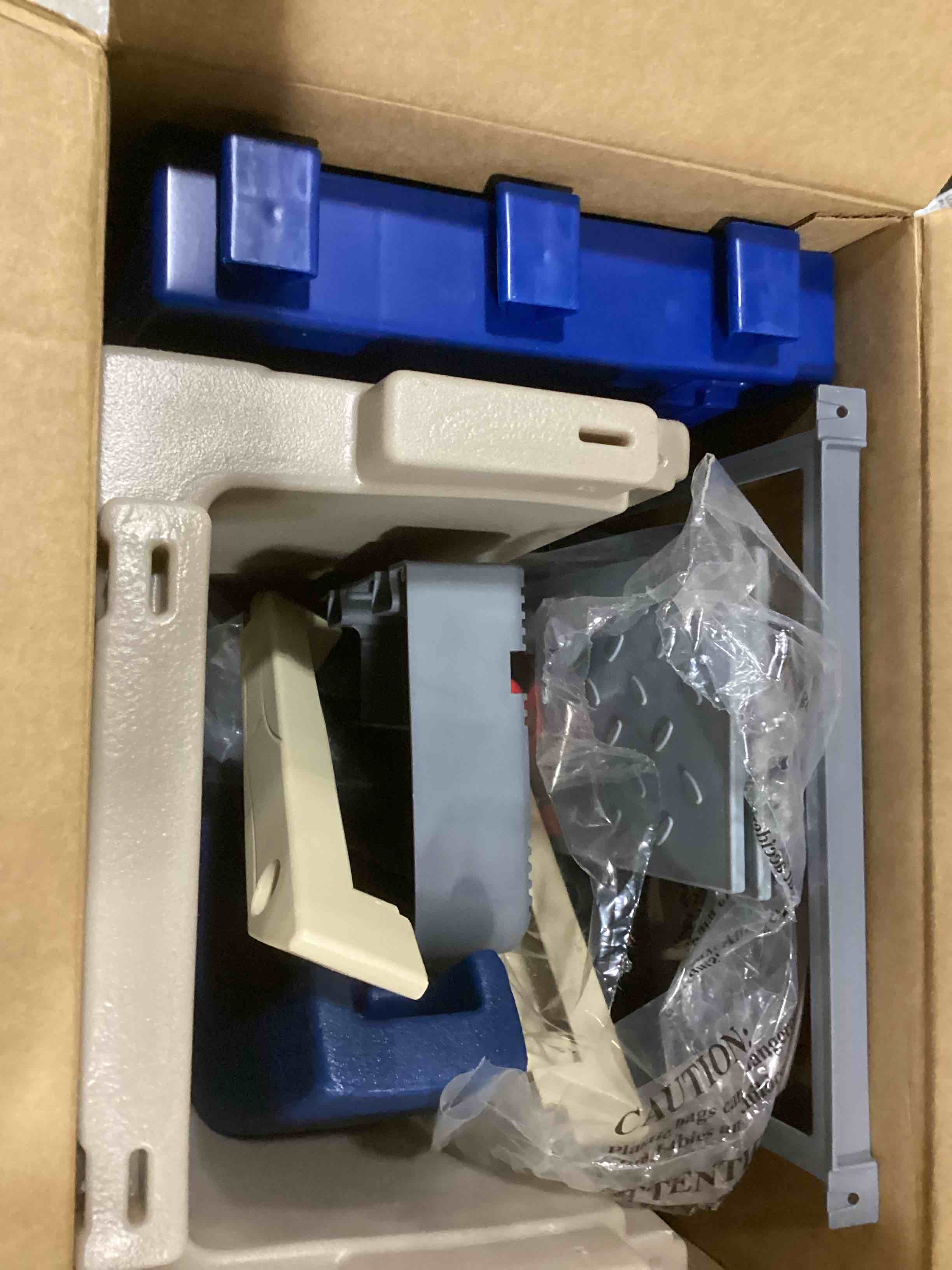 https://s3.amazonaws.com/lotting-images-prod/bidfta/RED6682462_1733255789968.jpeg