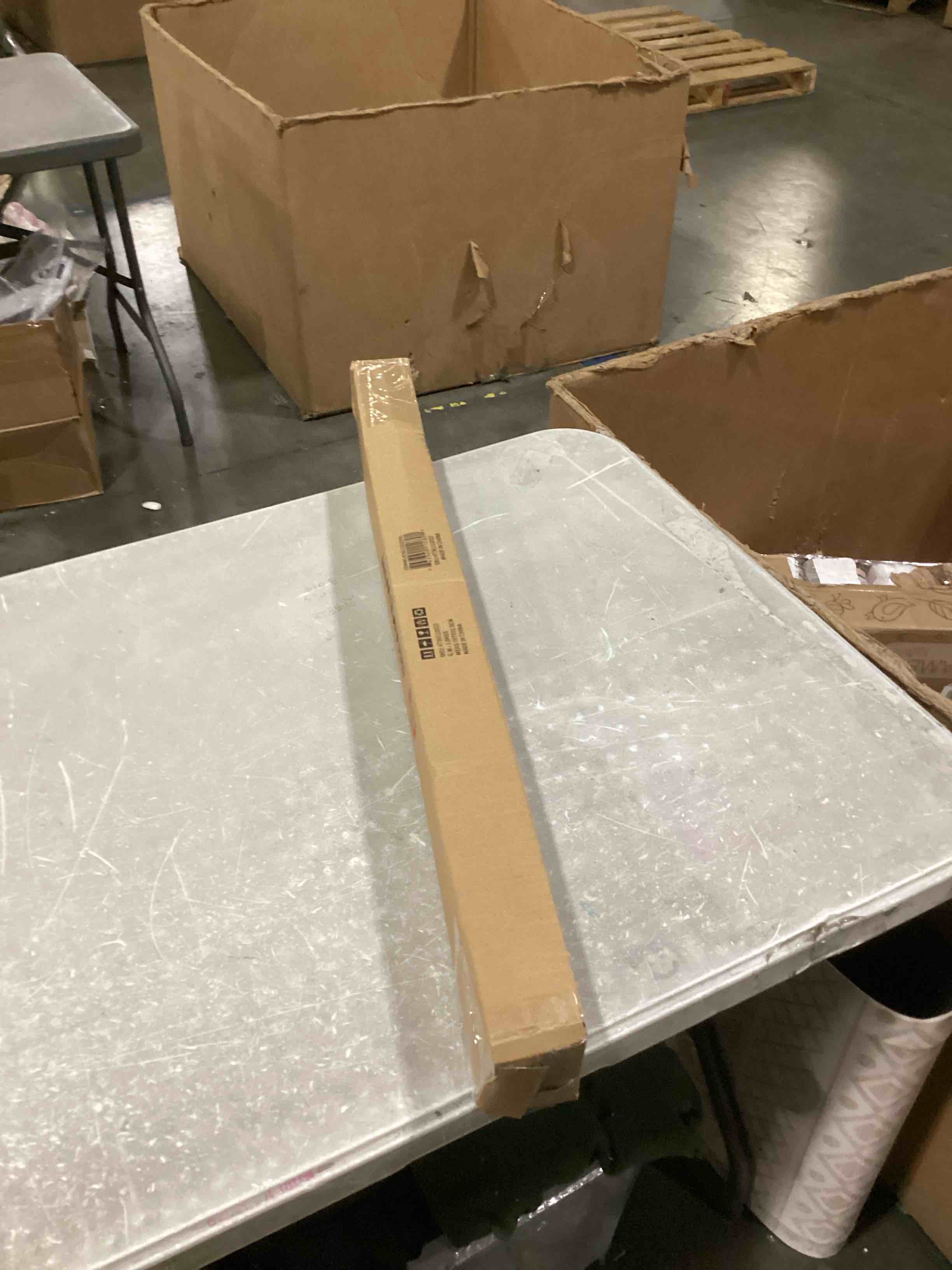 https://s3.amazonaws.com/lotting-images-prod/bidfta/RED6682522_1733322282943.jpeg