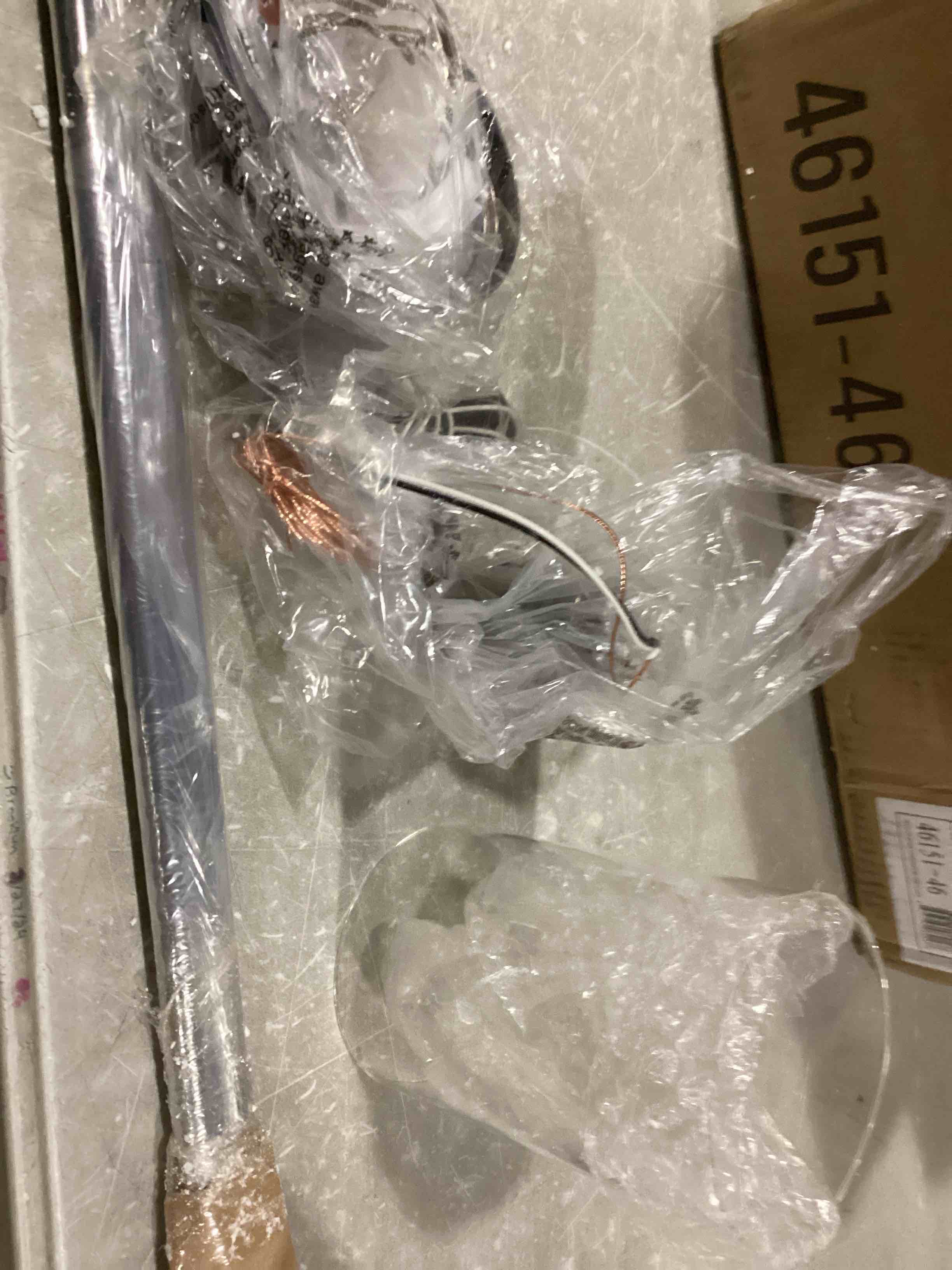 https://s3.amazonaws.com/lotting-images-prod/bidfta/RED6682657_1733410392102.jpeg