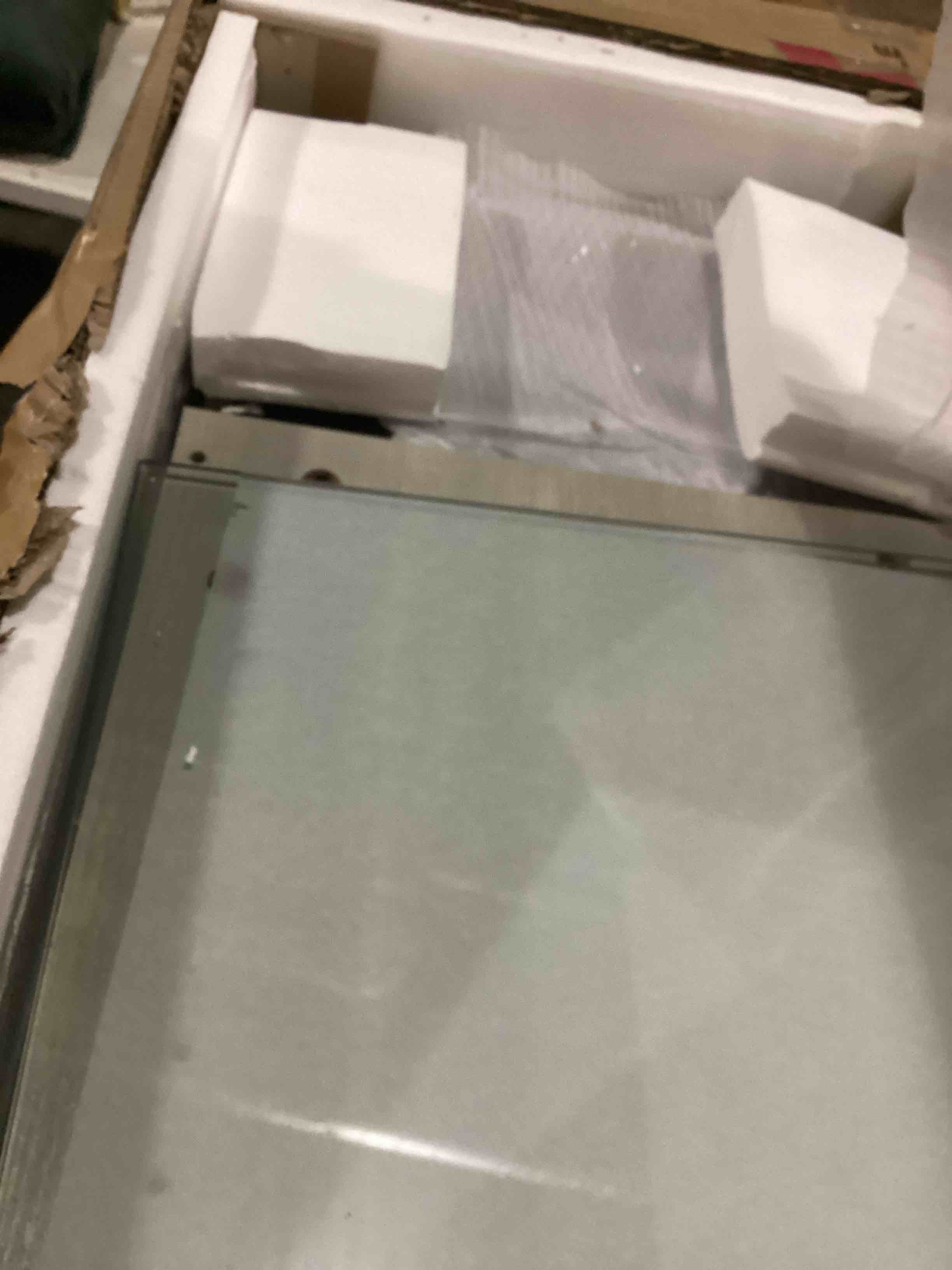 https://s3.amazonaws.com/lotting-images-prod/bidfta/RED6682663_1733415244087.jpeg