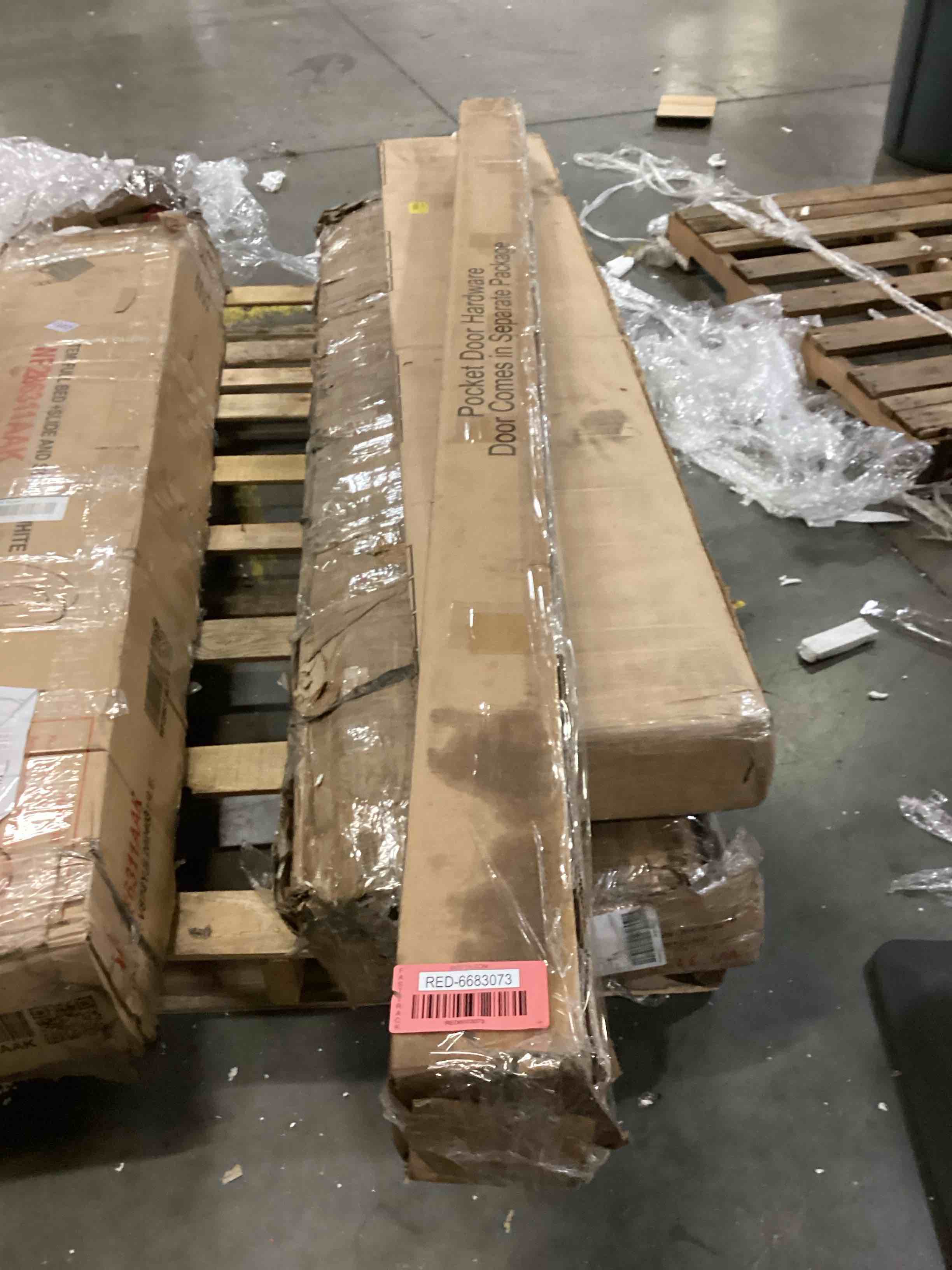 https://s3.amazonaws.com/lotting-images-prod/bidfta/RED6683073_1732646771832.jpeg