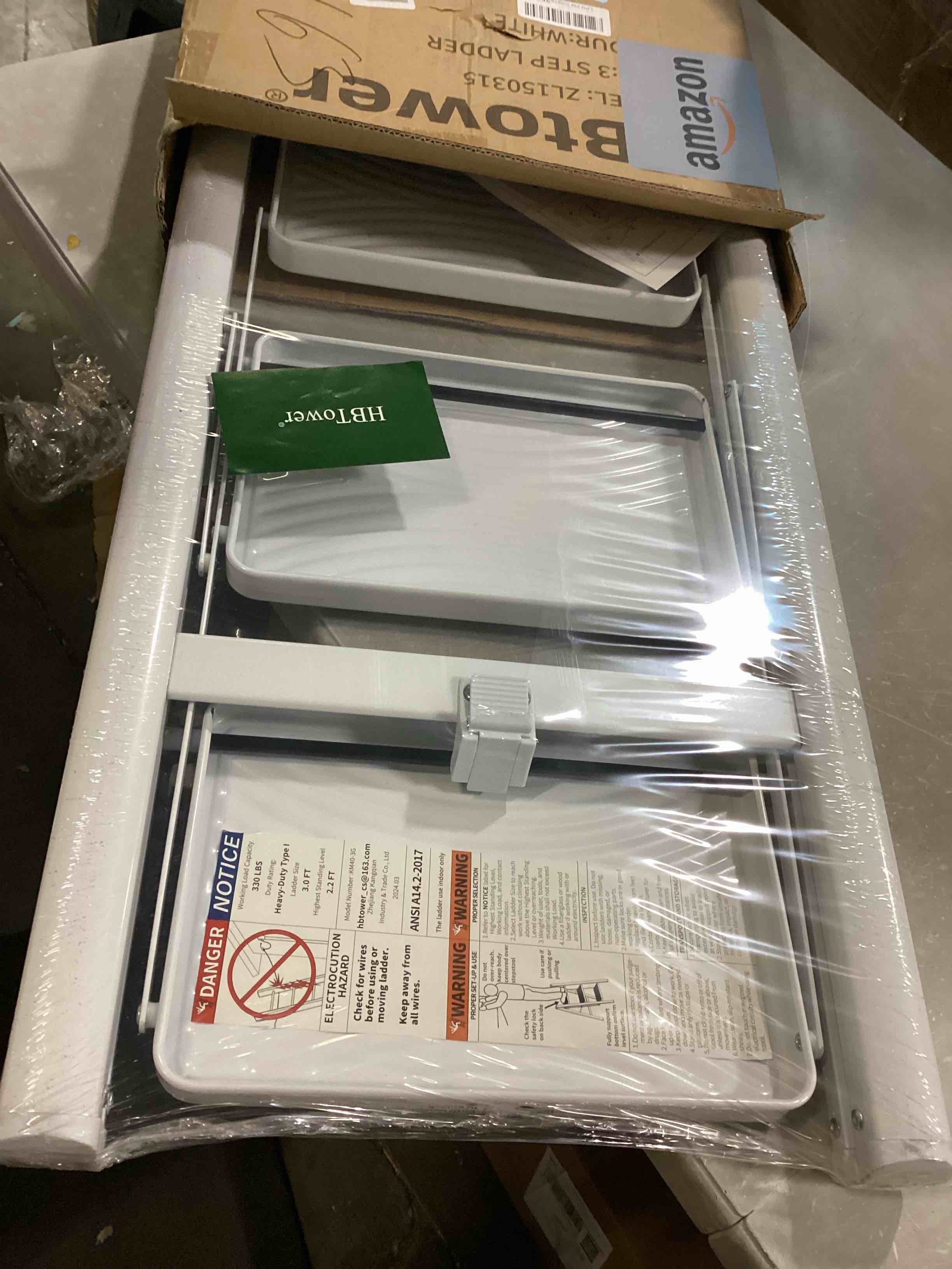 https://s3.amazonaws.com/lotting-images-prod/bidfta/RED6683134_1732730201833.jpeg