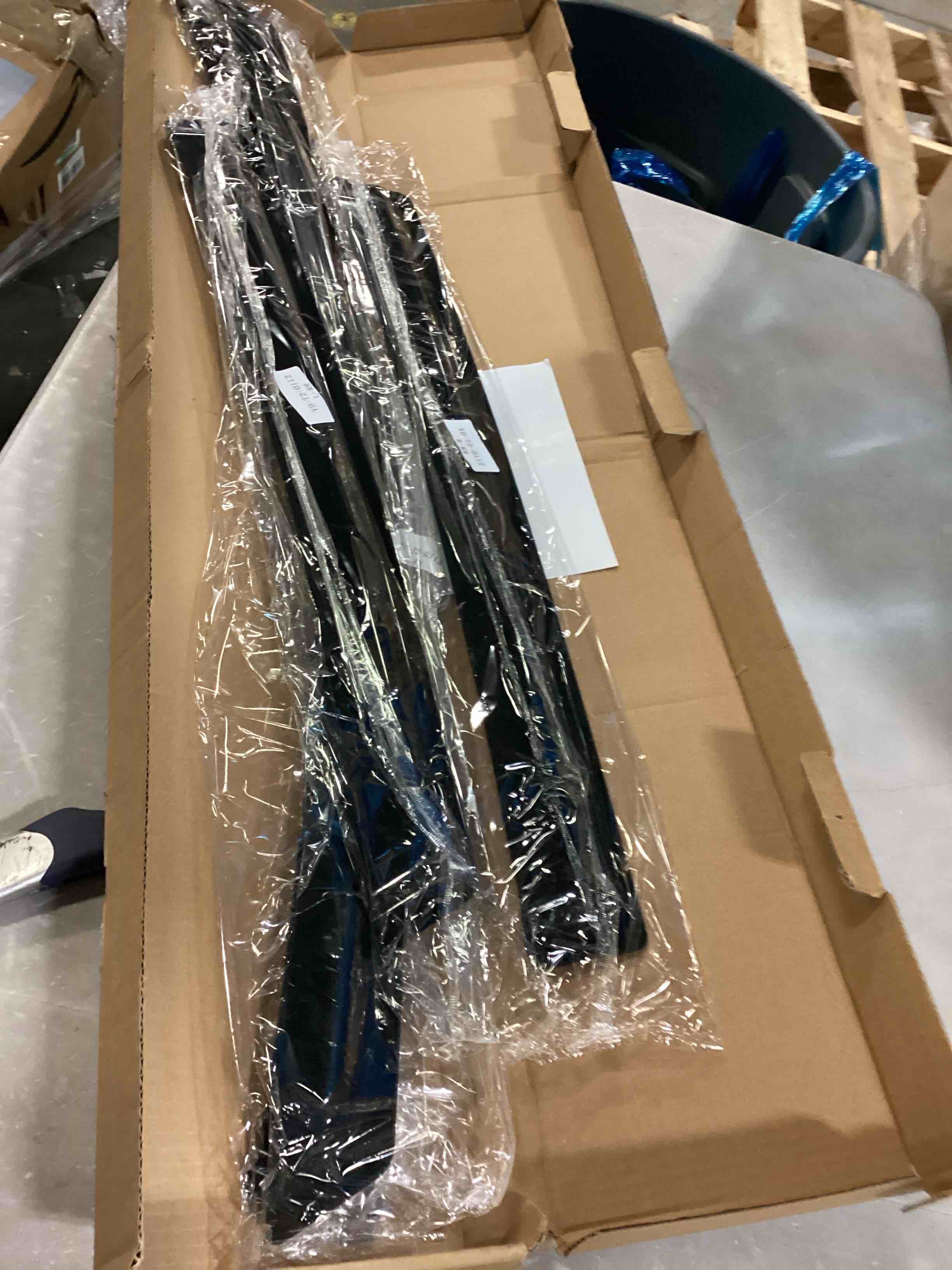 https://s3.amazonaws.com/lotting-images-prod/bidfta/RED6683168_1732737005737.jpeg