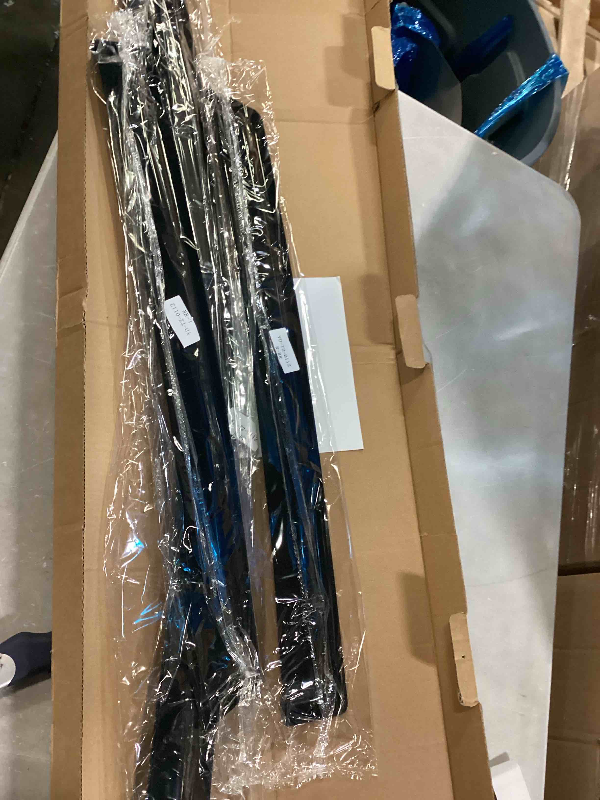 https://s3.amazonaws.com/lotting-images-prod/bidfta/RED6683168_1732737008118.jpeg