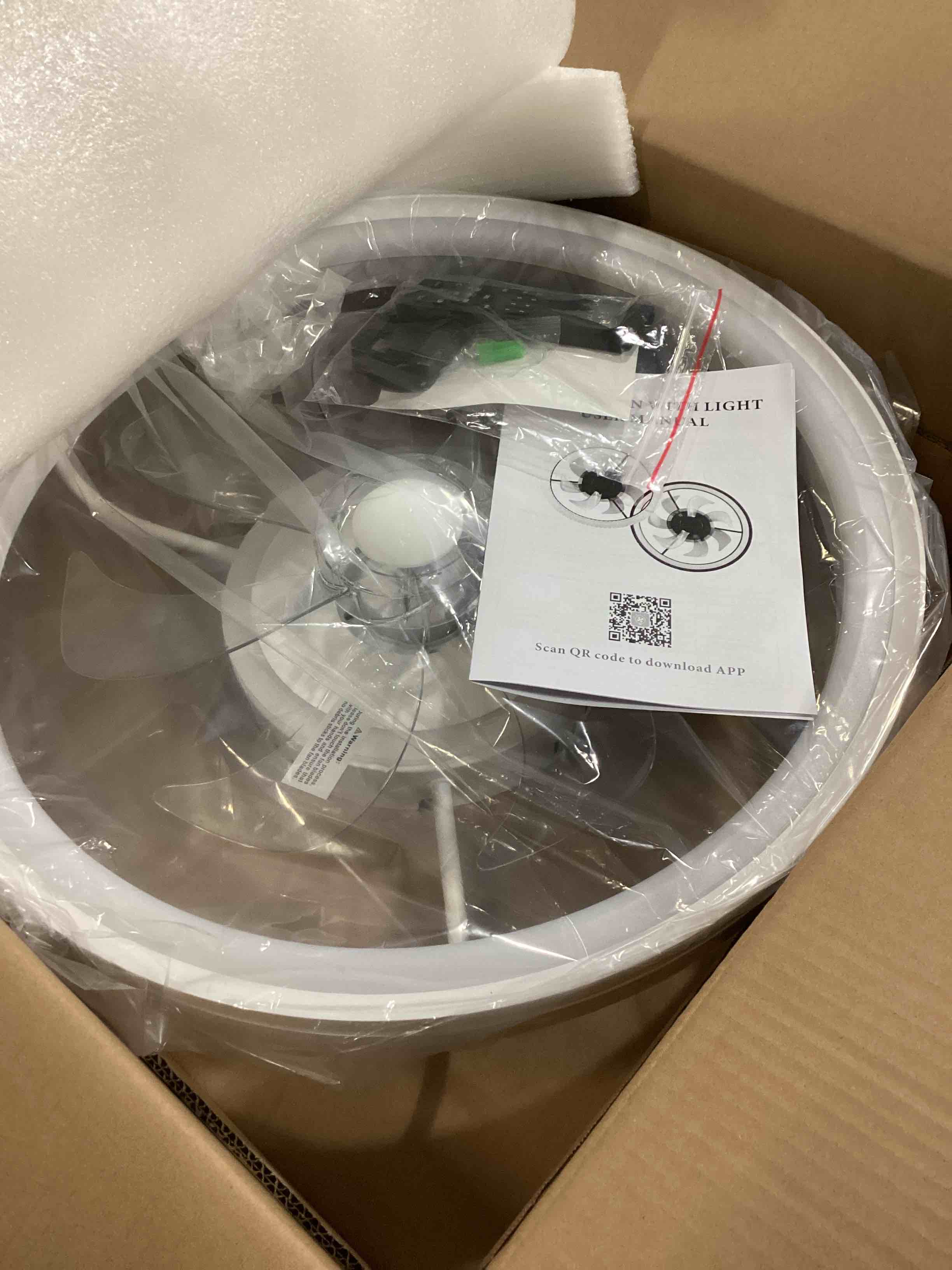 https://s3.amazonaws.com/lotting-images-prod/bidfta/RED6683414_1733229437499.jpeg