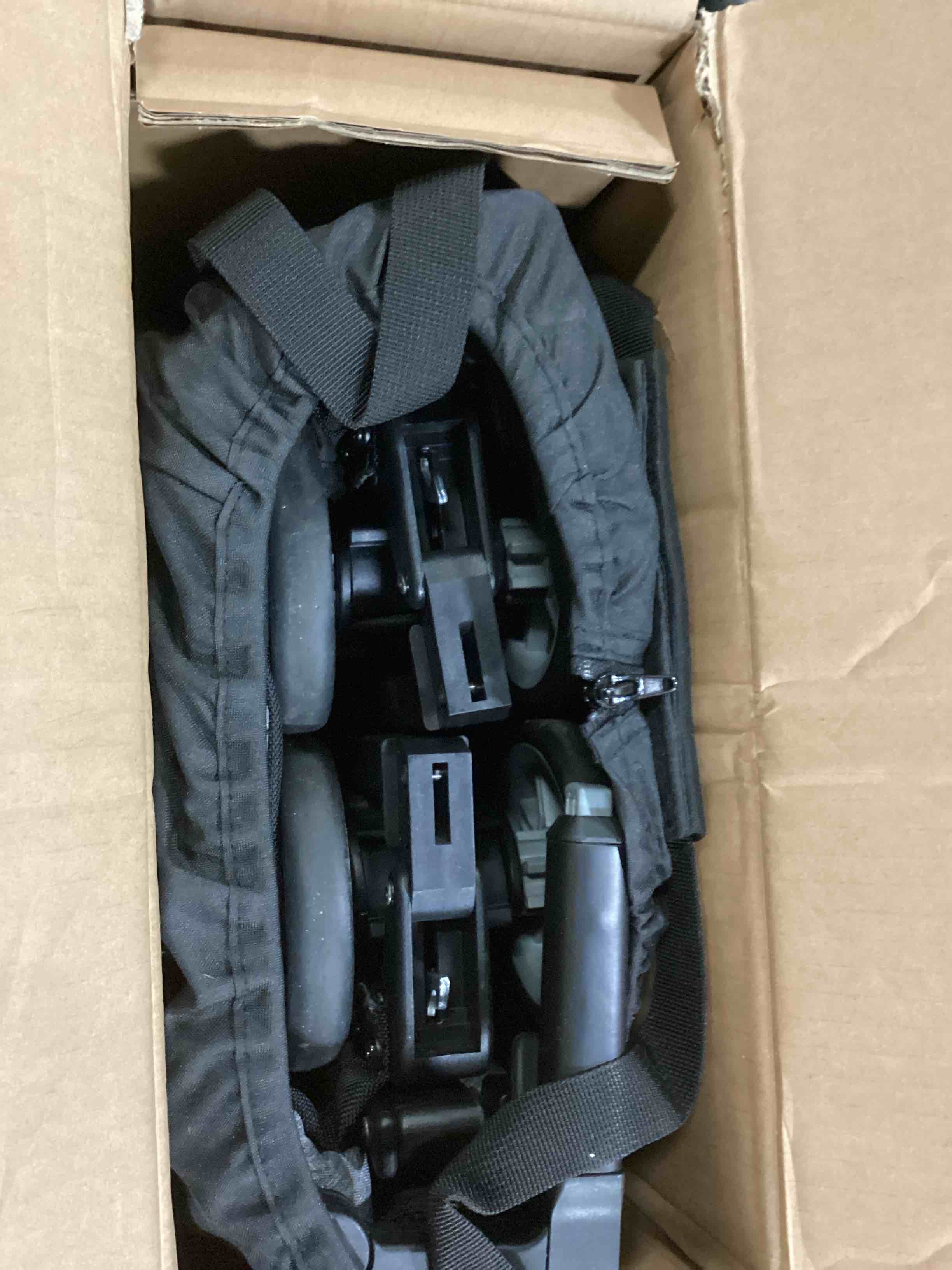 https://s3.amazonaws.com/lotting-images-prod/bidfta/RED6683417_1733229804160.jpeg