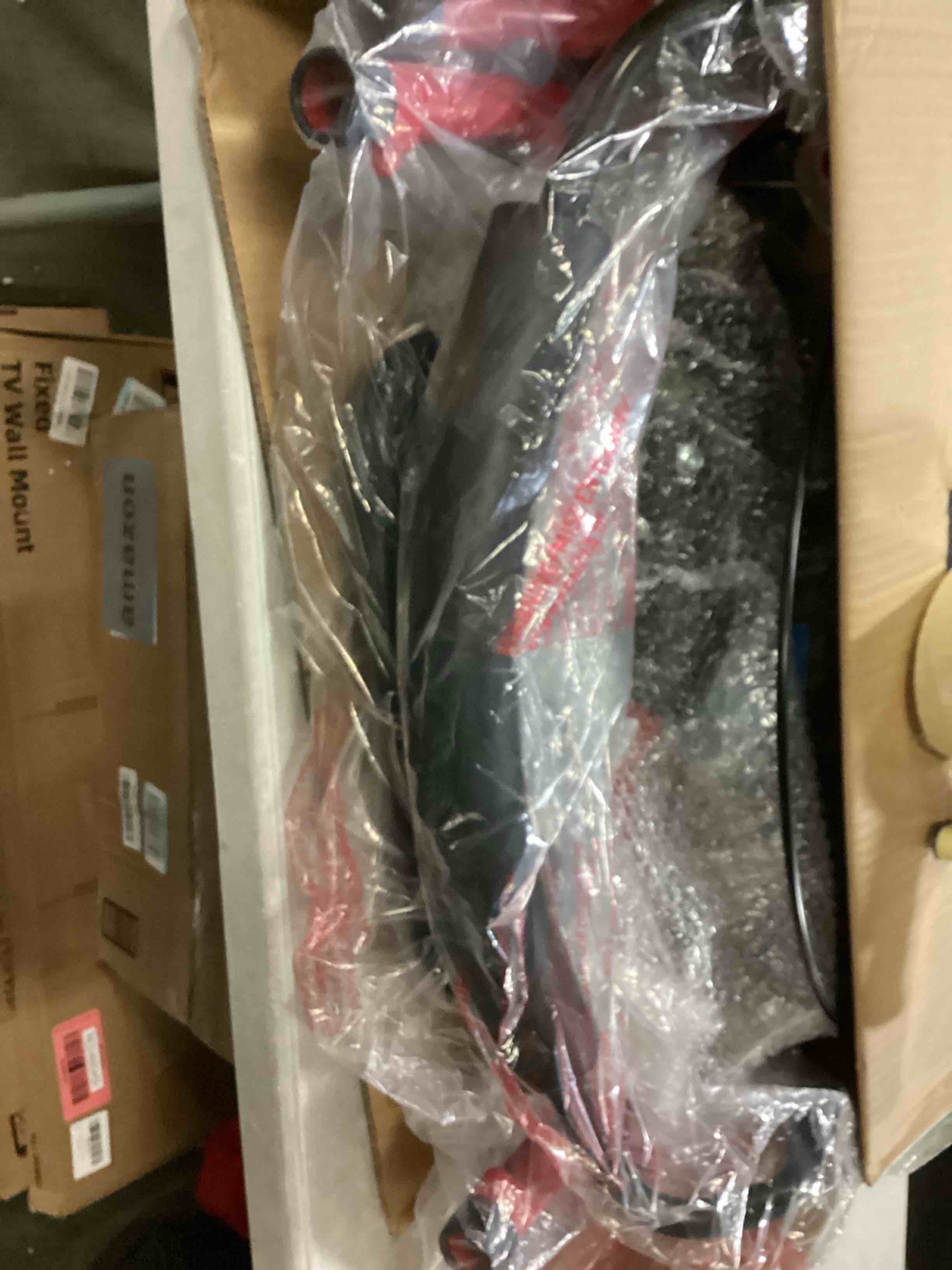 https://s3.amazonaws.com/lotting-images-prod/bidfta/RED6683477_1733240323510.jpeg
