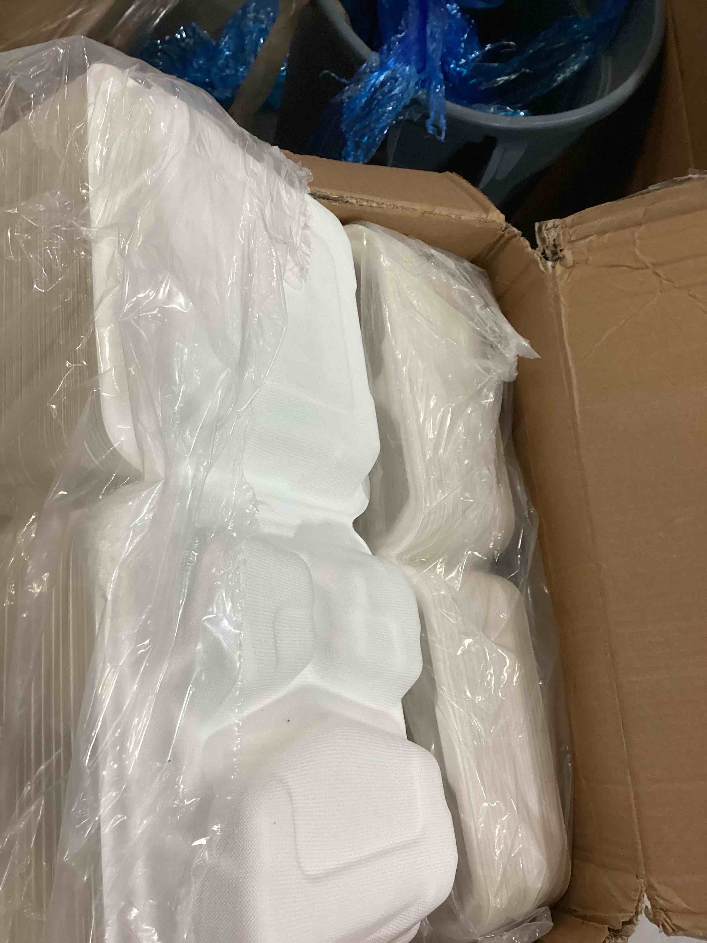 https://s3.amazonaws.com/lotting-images-prod/bidfta/RED6683498_1733247453450.jpeg