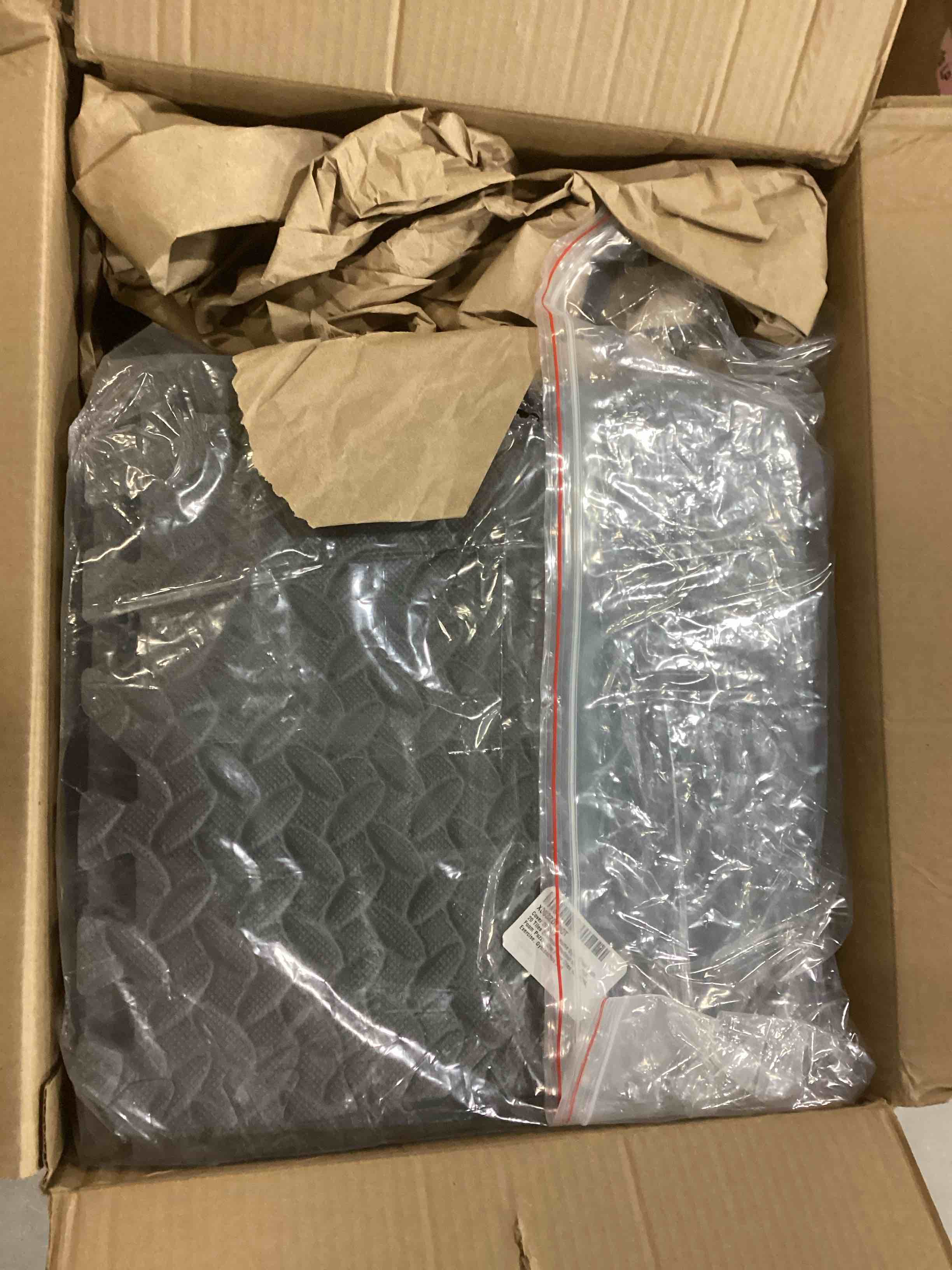 https://s3.amazonaws.com/lotting-images-prod/bidfta/RED6683567_1733314349427.jpeg