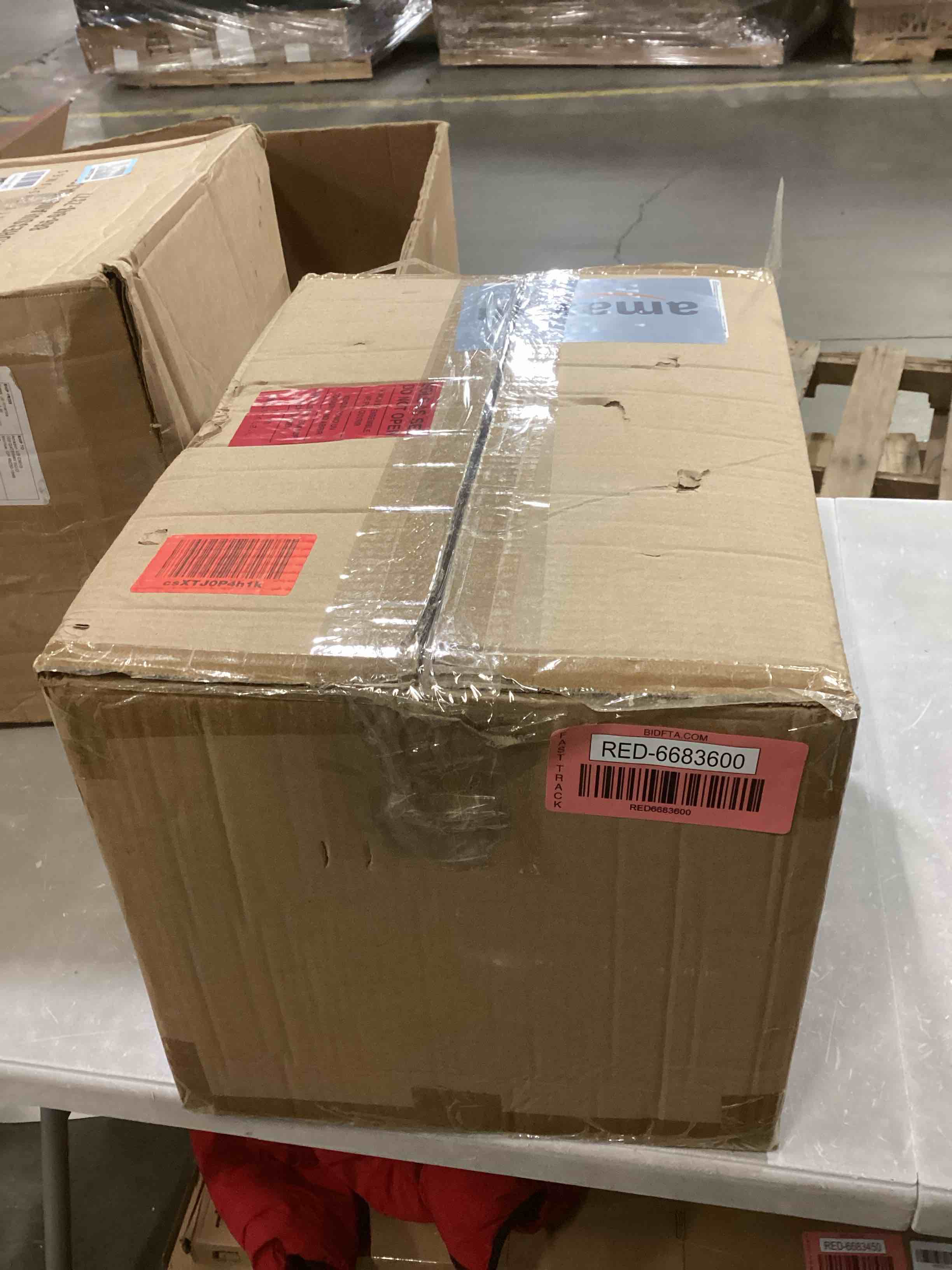 https://s3.amazonaws.com/lotting-images-prod/bidfta/RED6683600_1733319953344.jpeg