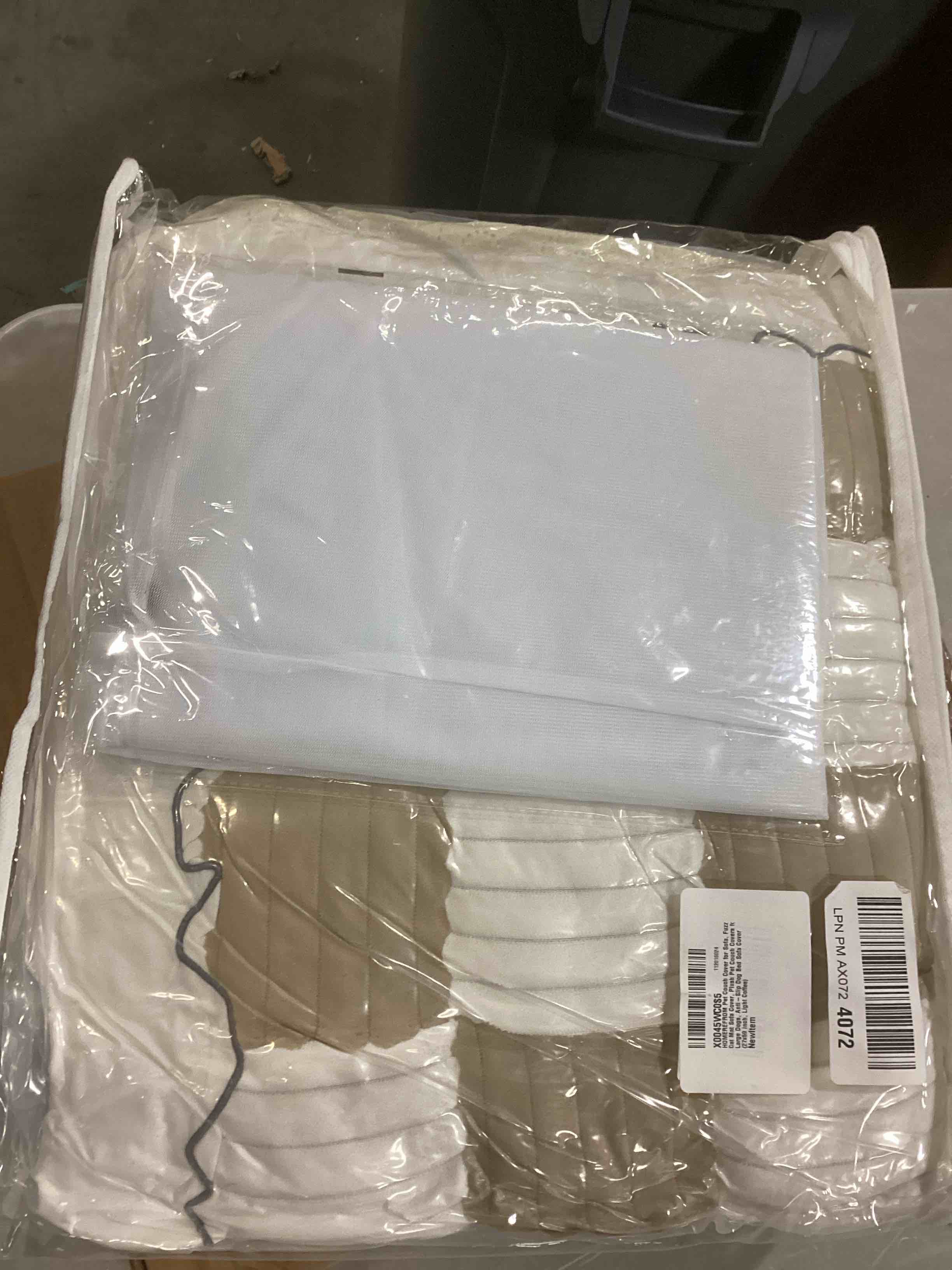 https://s3.amazonaws.com/lotting-images-prod/bidfta/RED6683661_1733335330856.jpeg