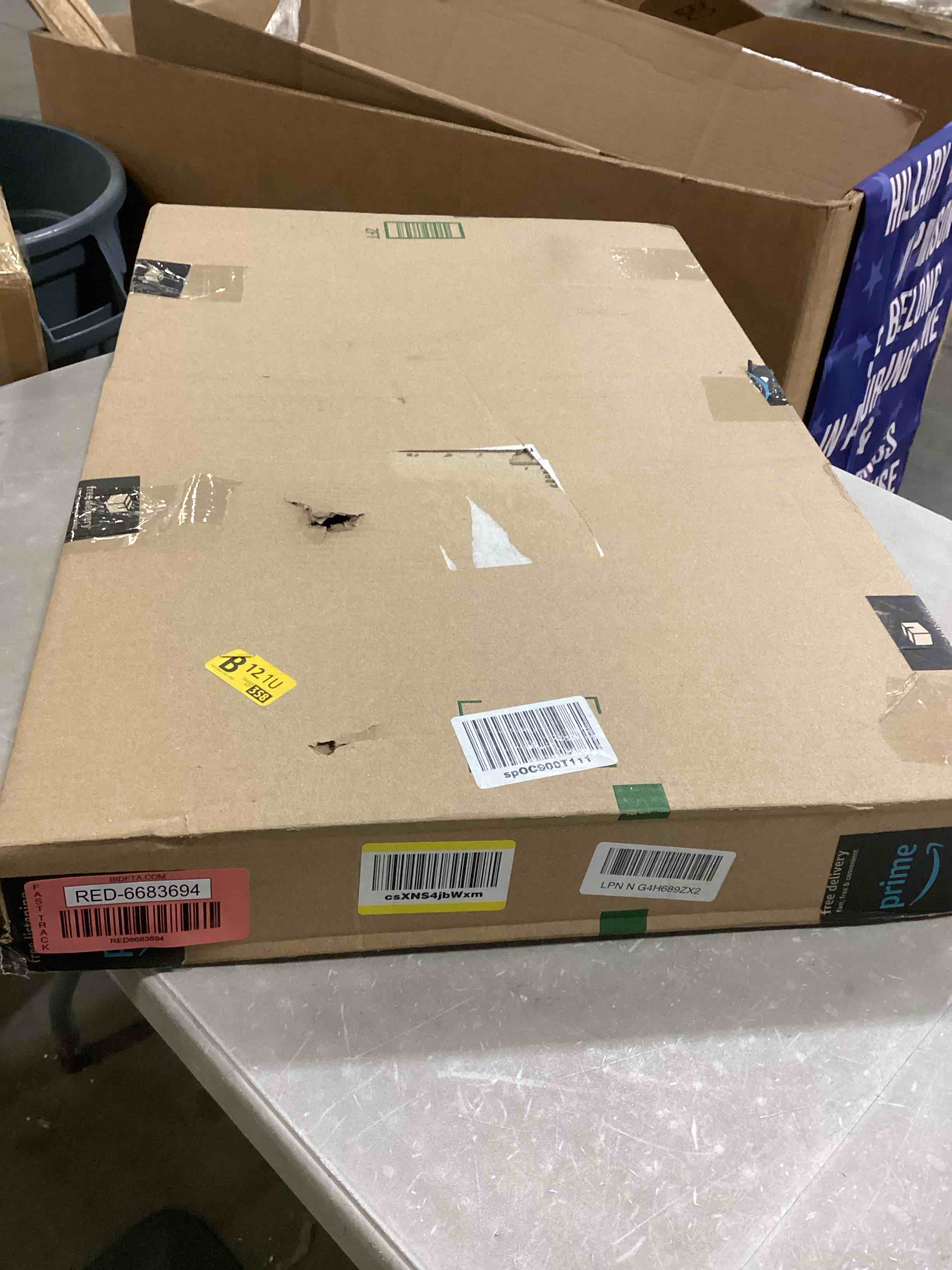 https://s3.amazonaws.com/lotting-images-prod/bidfta/RED6683694_1733400568514.jpeg