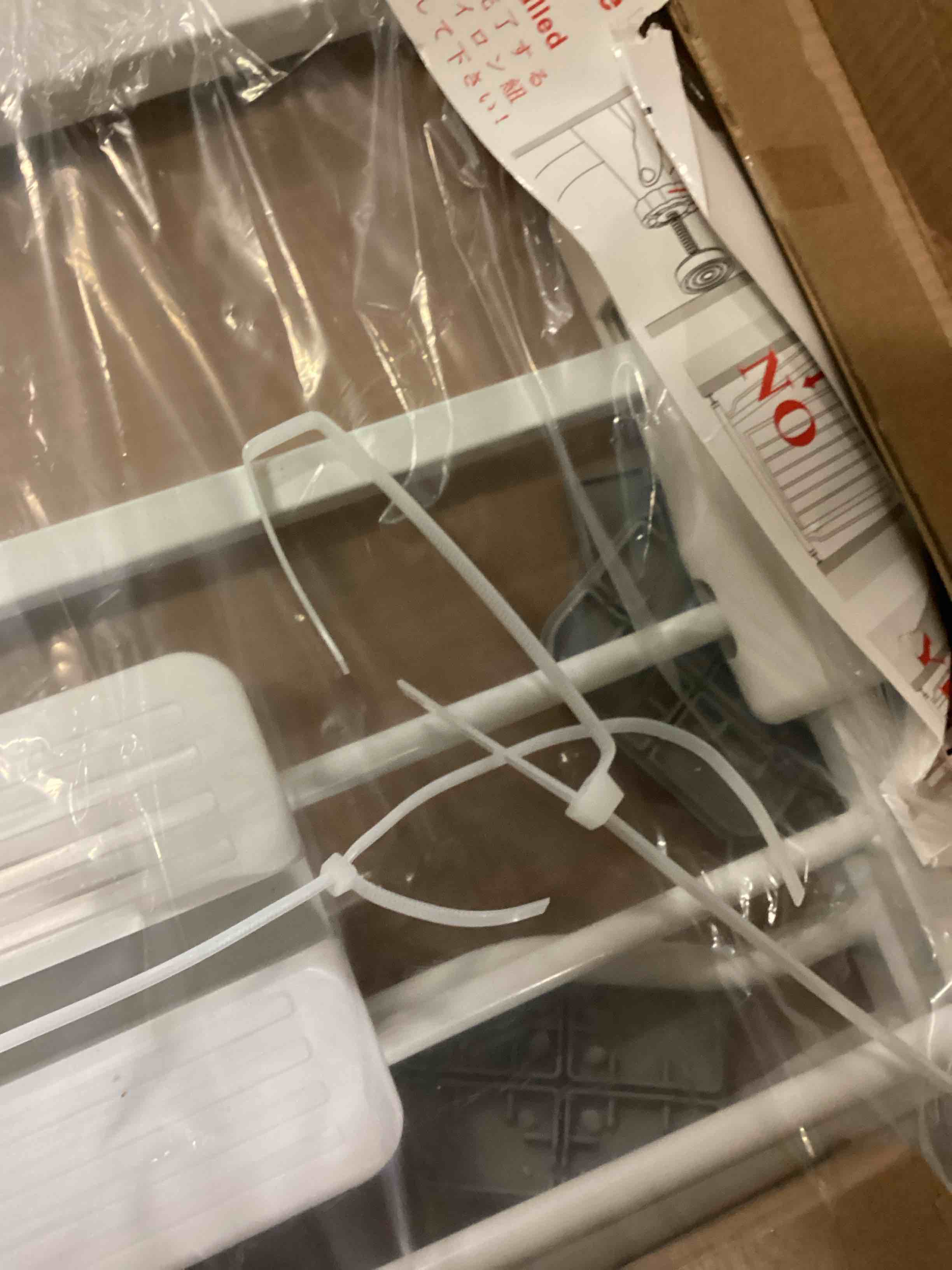 https://s3.amazonaws.com/lotting-images-prod/bidfta/RED6683791_1733489014035.jpeg