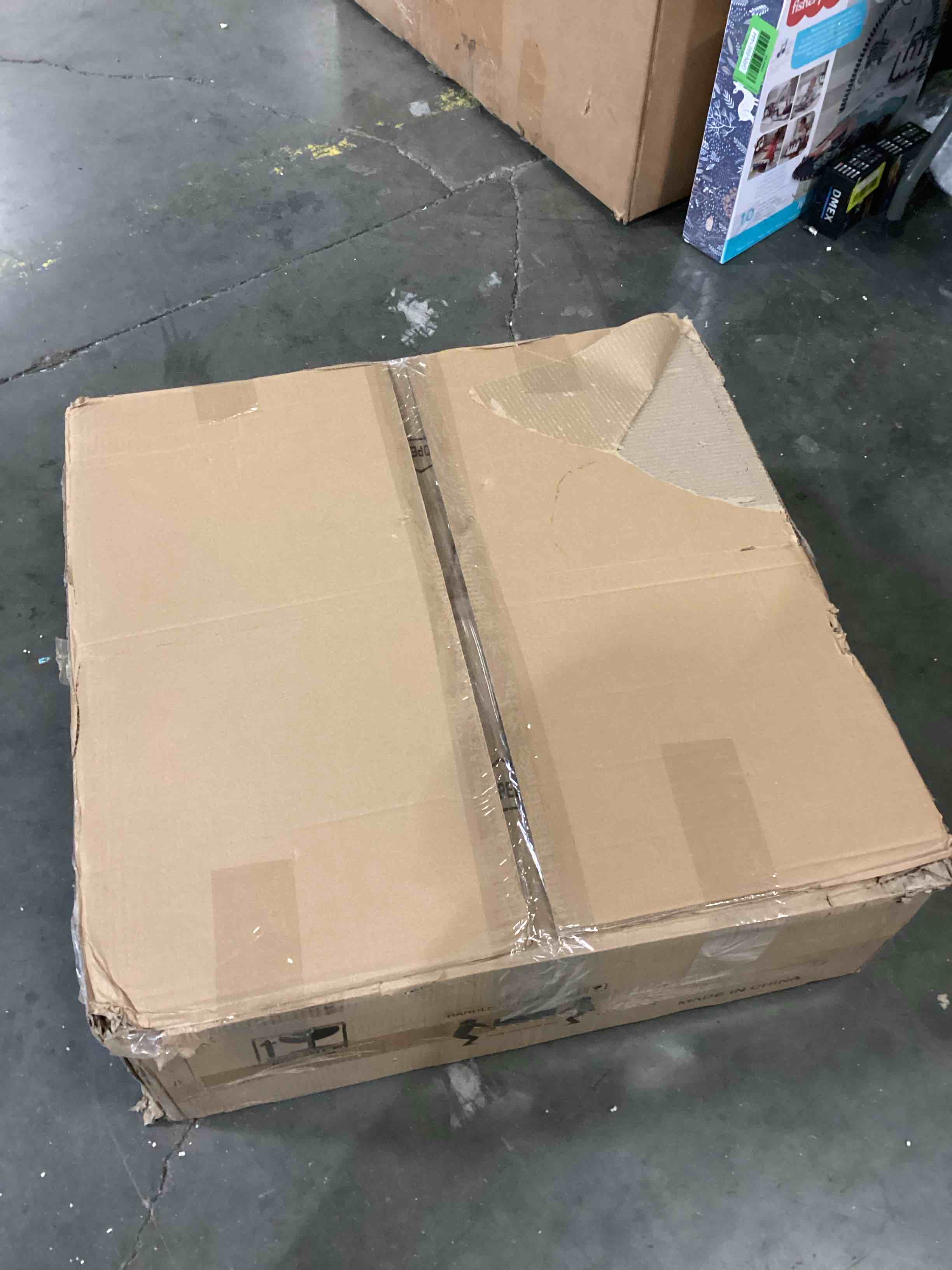 https://s3.amazonaws.com/lotting-images-prod/bidfta/RED6683862_1733510302267.jpeg