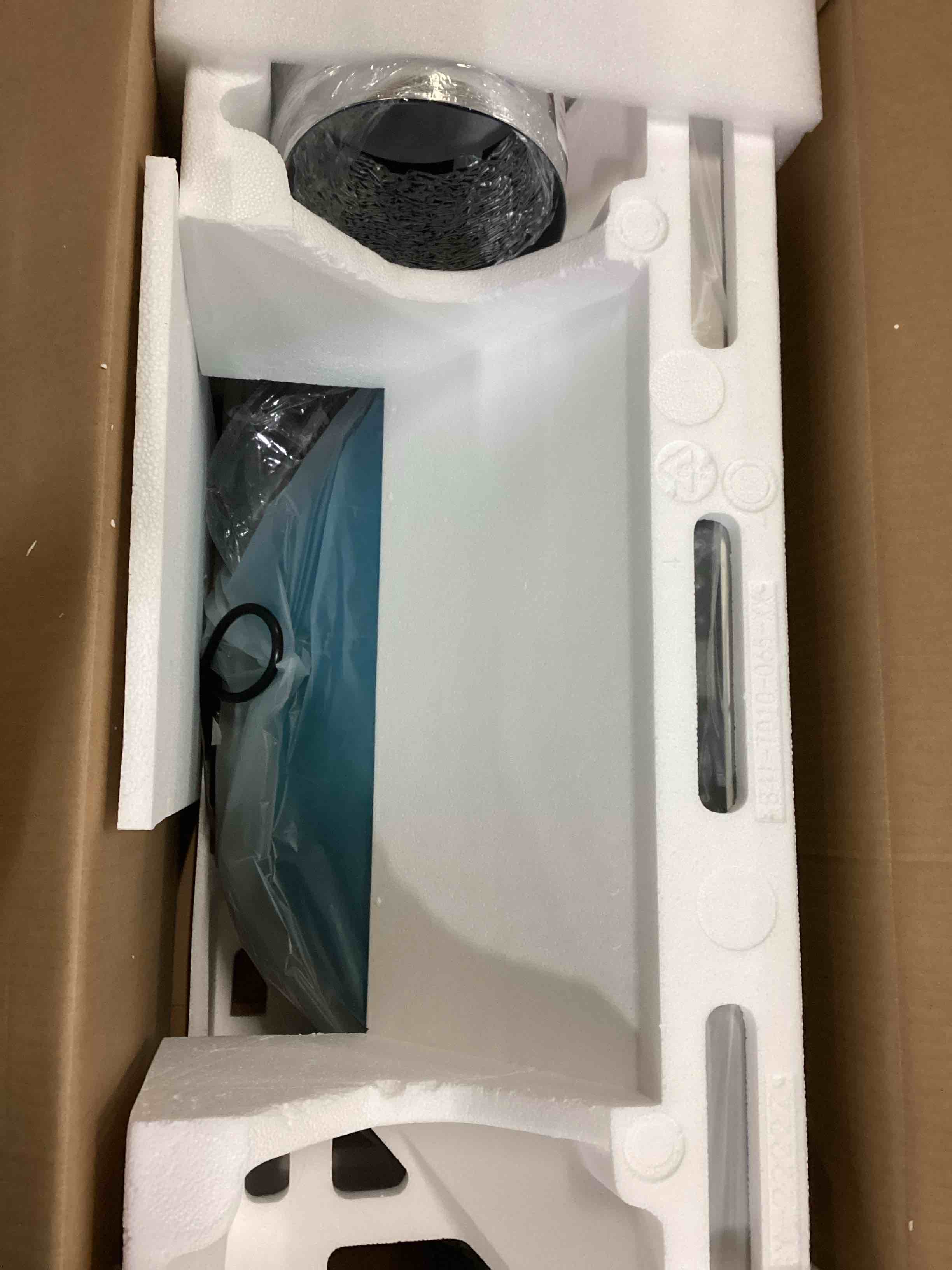 https://s3.amazonaws.com/lotting-images-prod/bidfta/RED6684116_1733946629821.jpeg