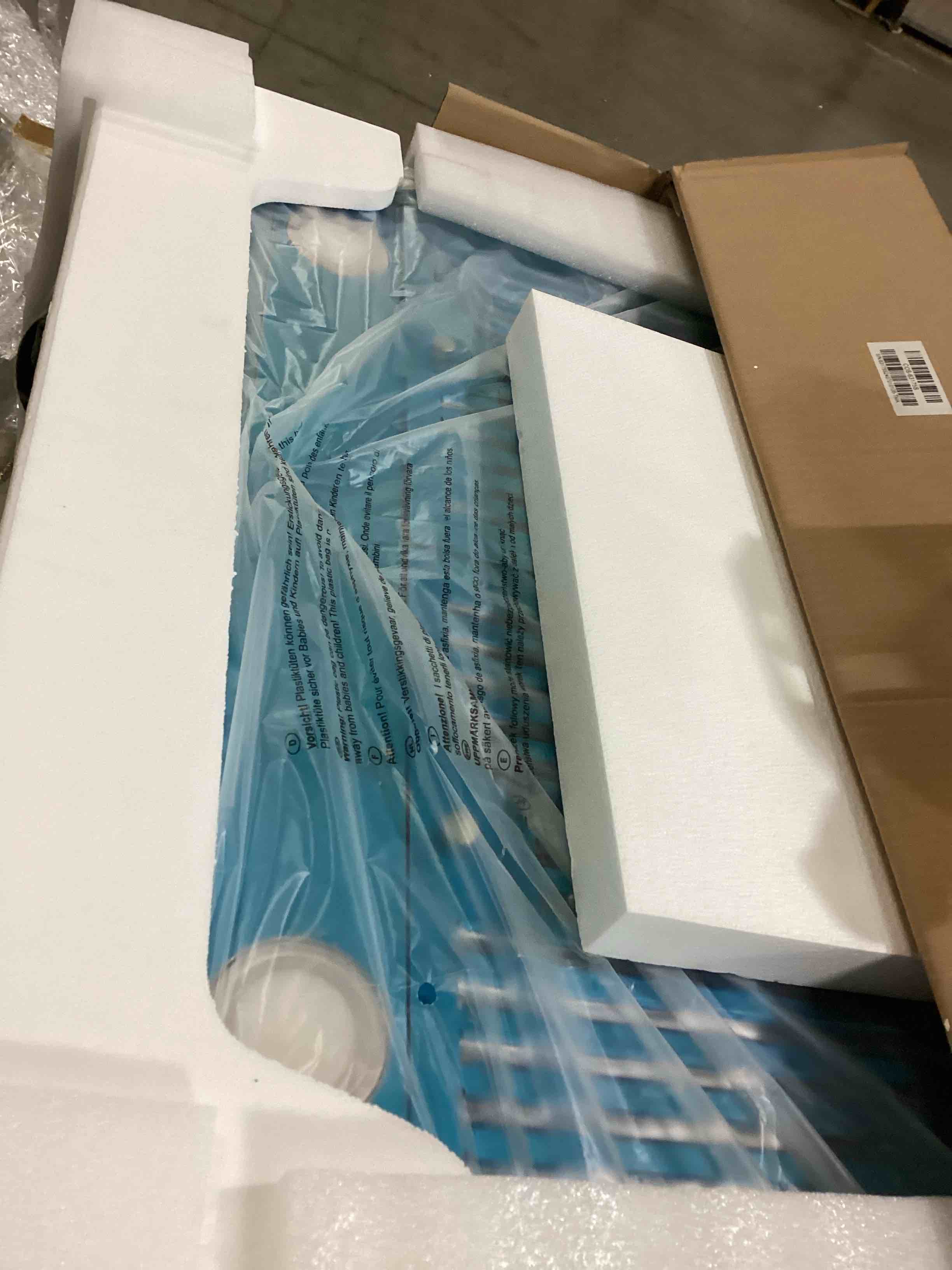 https://s3.amazonaws.com/lotting-images-prod/bidfta/RED6684116_1733946674808.jpeg