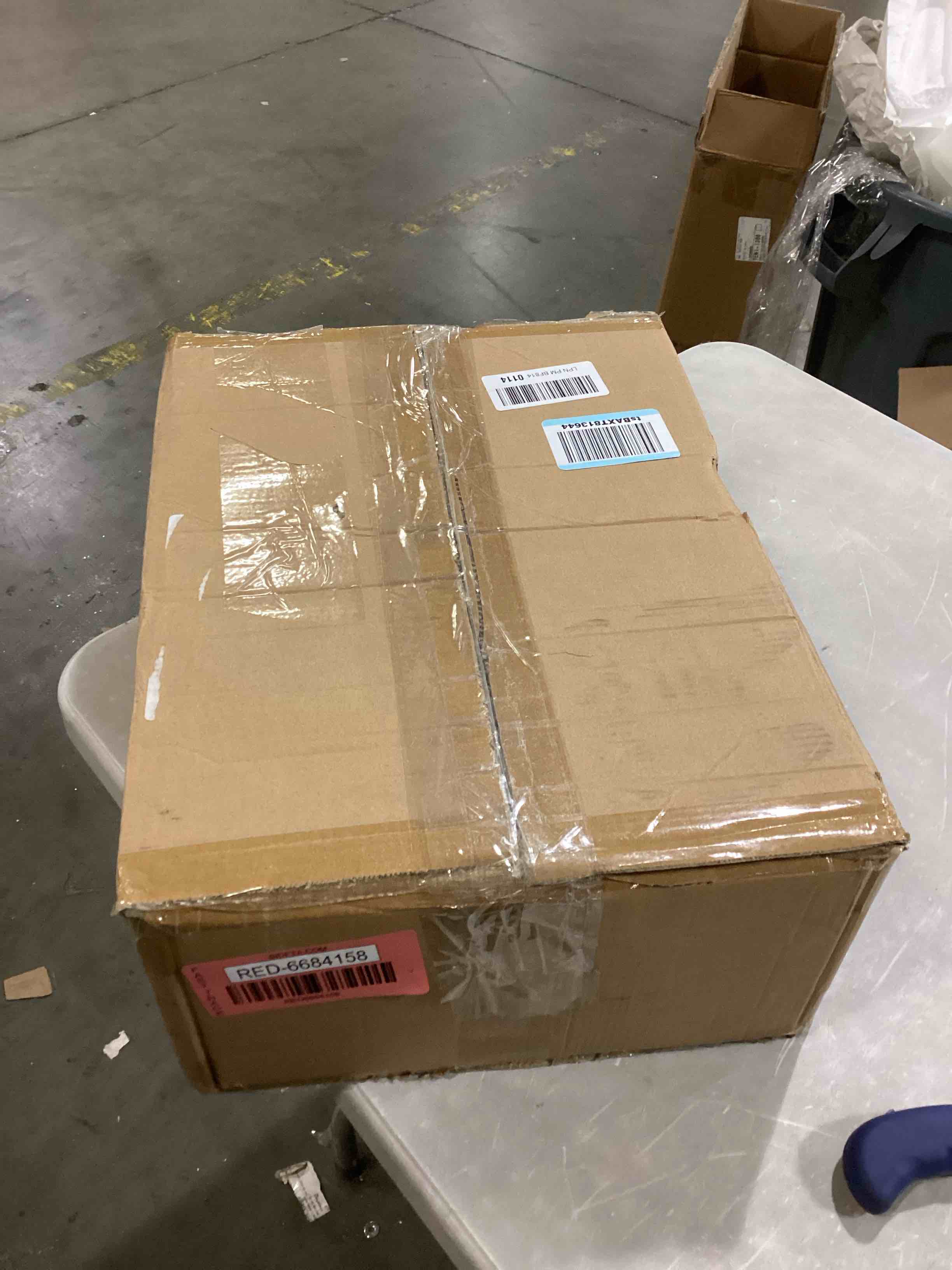 https://s3.amazonaws.com/lotting-images-prod/bidfta/RED6684158_1734009745525.jpeg