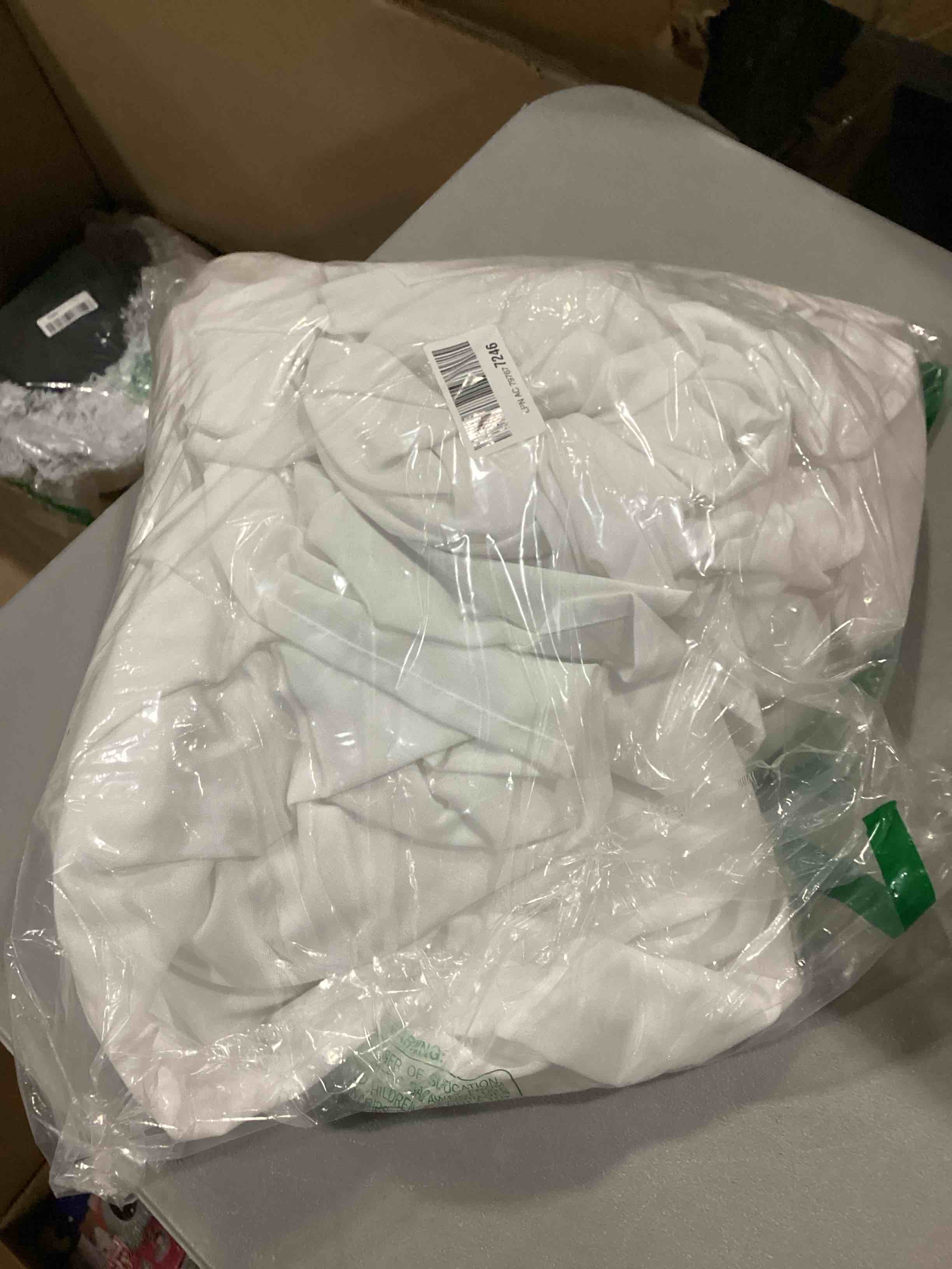 https://s3.amazonaws.com/lotting-images-prod/bidfta/RED6684480_1731699680638.jpeg