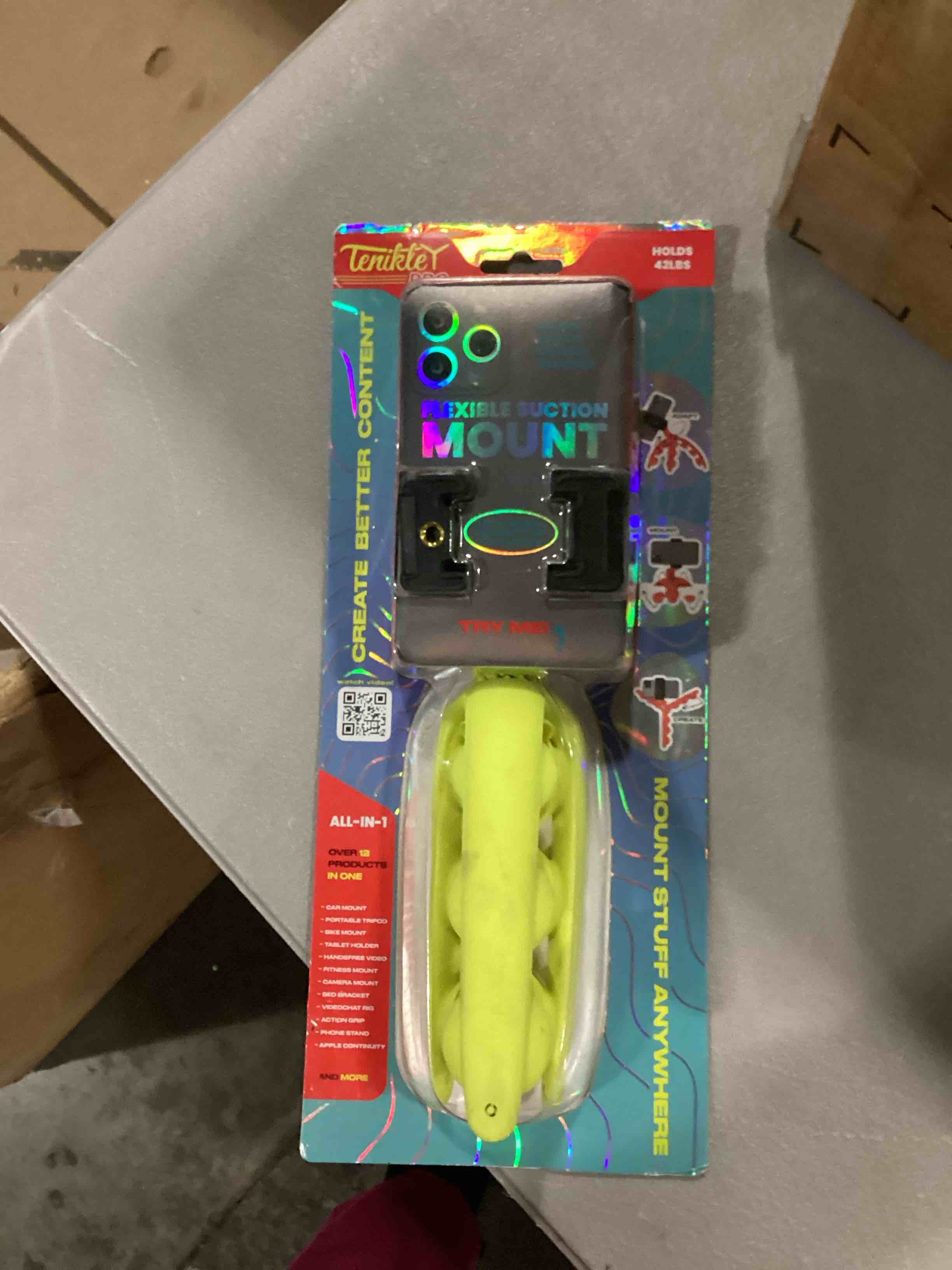 https://s3.amazonaws.com/lotting-images-prod/bidfta/RED6684764_1732023664385.jpeg