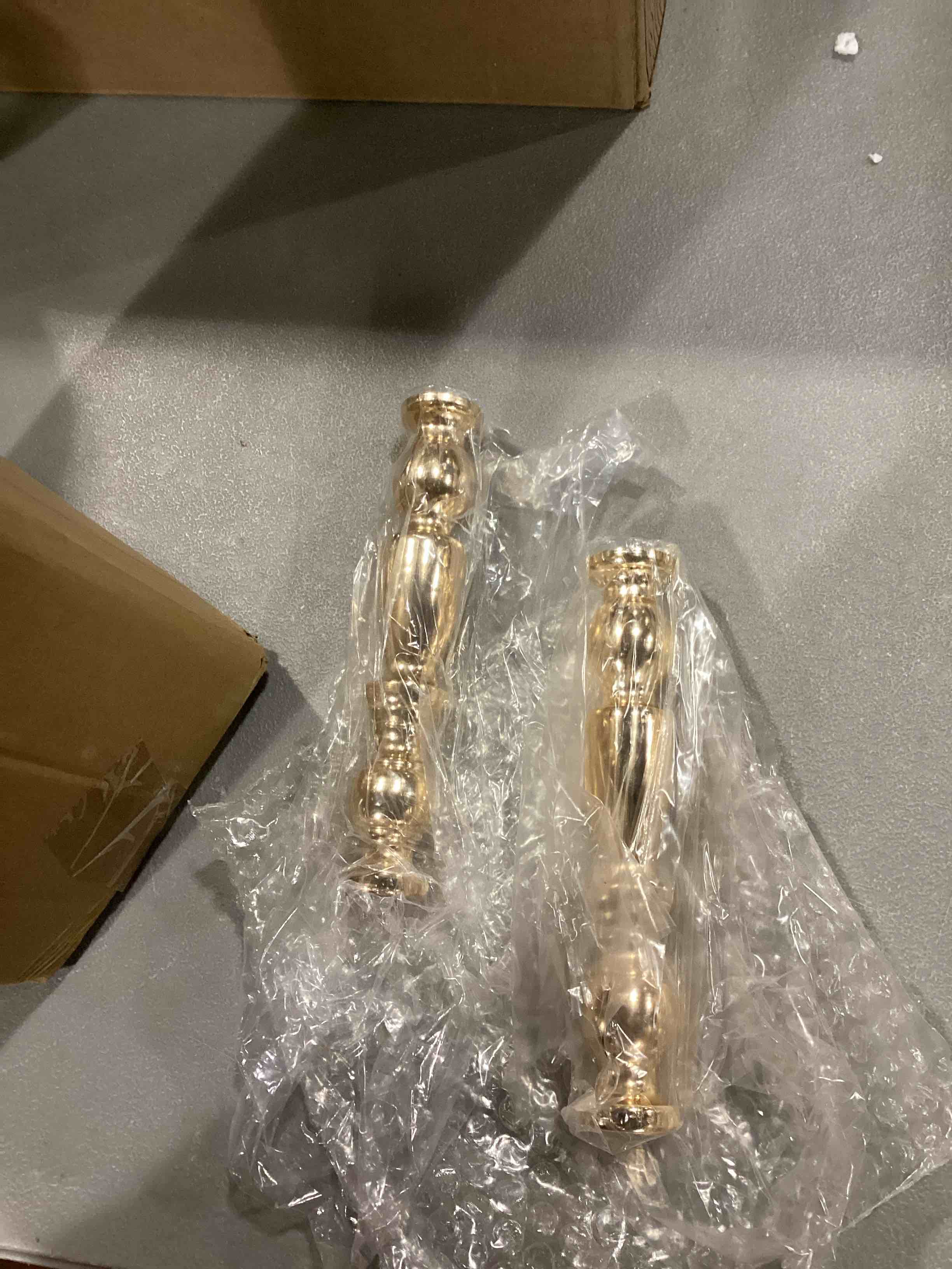 https://s3.amazonaws.com/lotting-images-prod/bidfta/RED6684807_1732033825379.jpeg