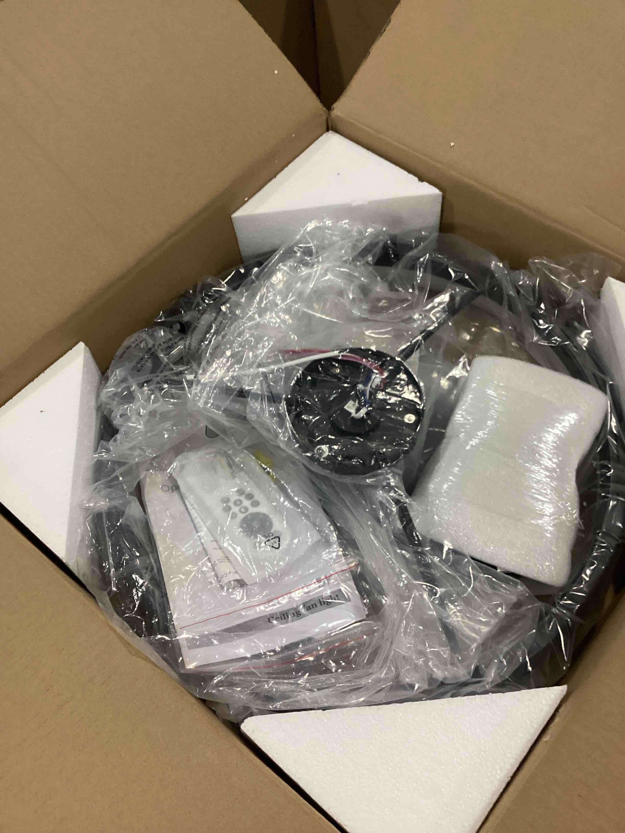 https://s3.amazonaws.com/lotting-images-prod/bidfta/RED6684819_1732035028439.jpeg