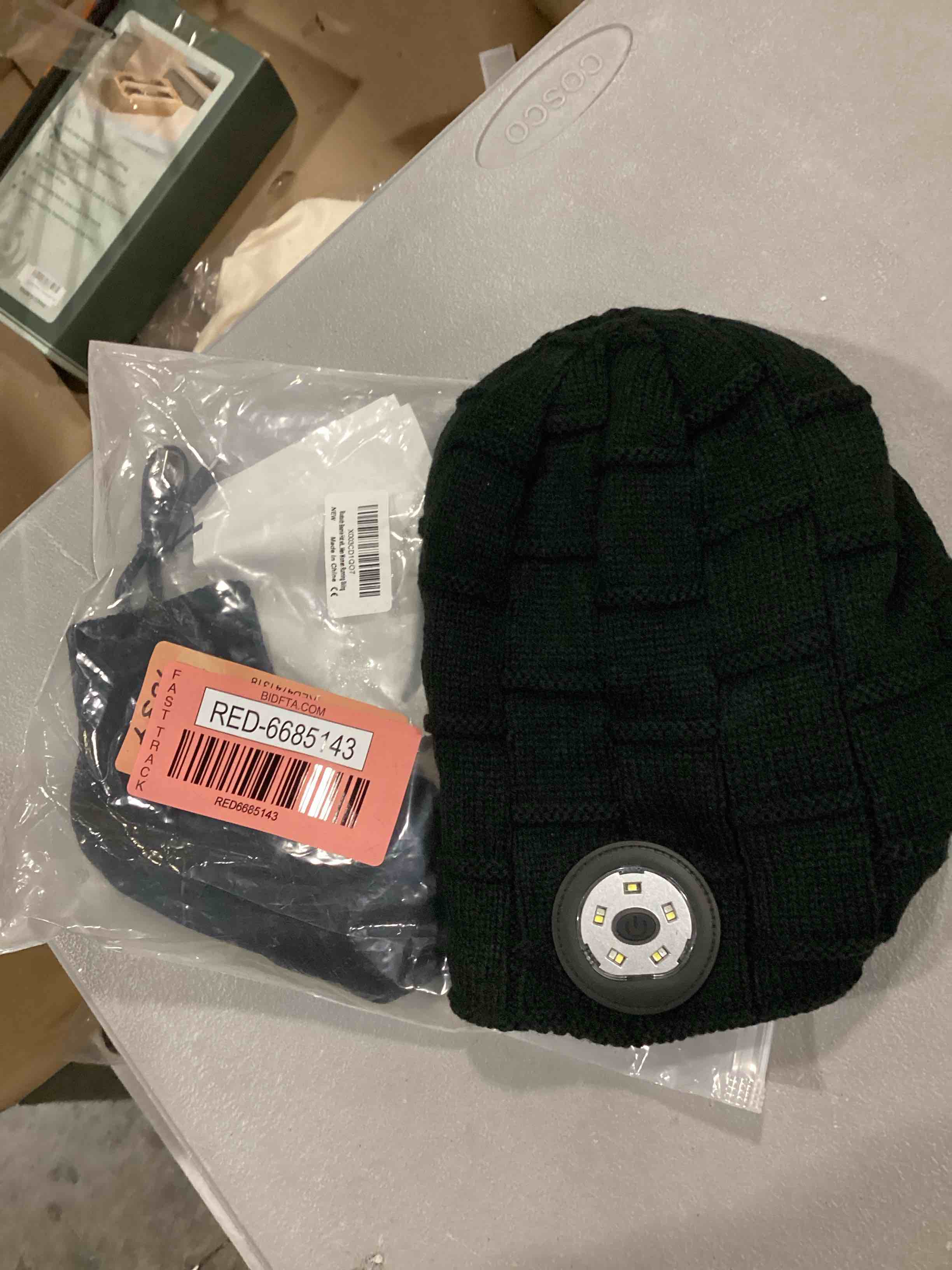 https://s3.amazonaws.com/lotting-images-prod/bidfta/RED6685143_1732131876193.jpeg