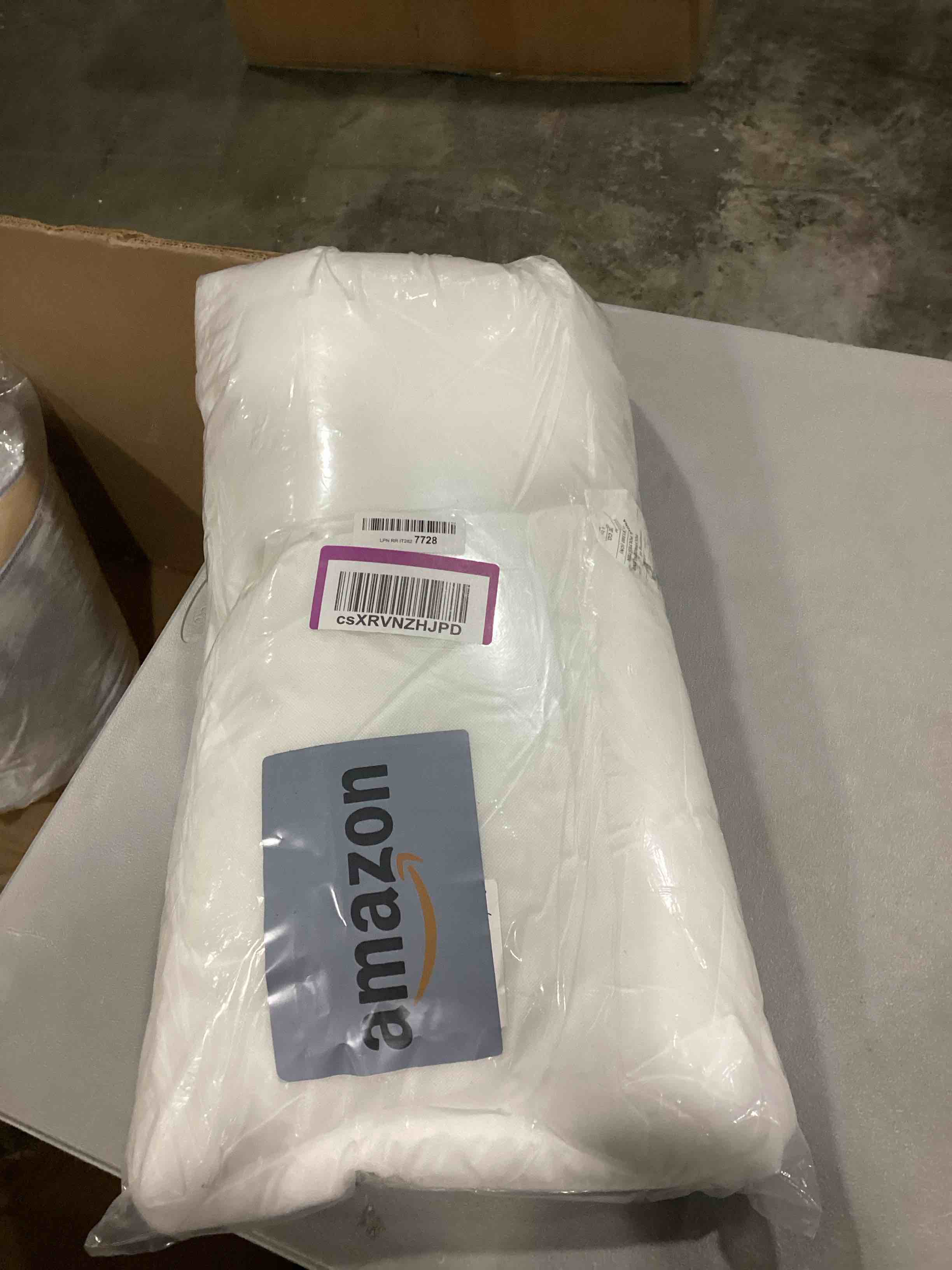 https://s3.amazonaws.com/lotting-images-prod/bidfta/RED6685310_1732211656500.jpeg