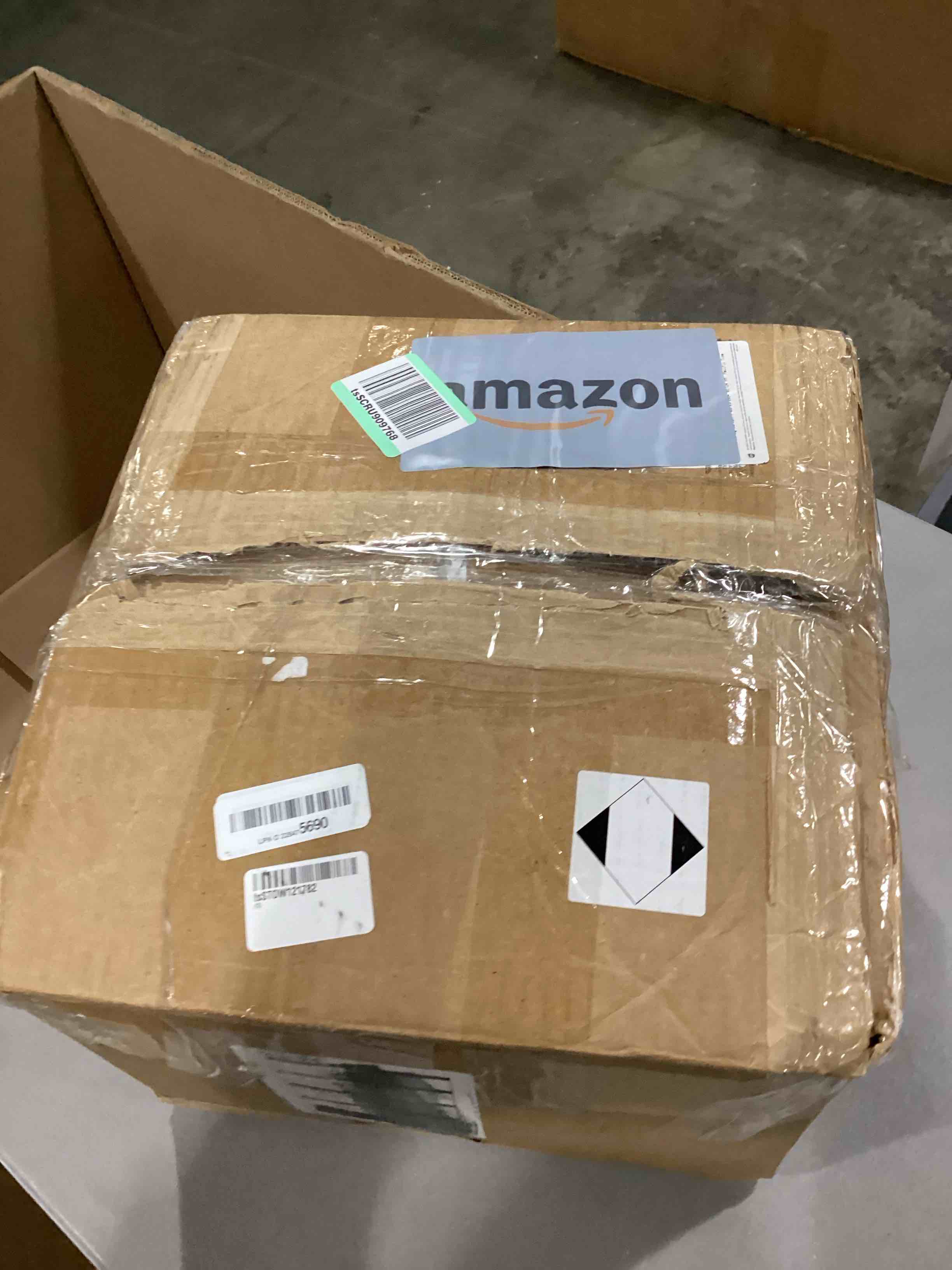 https://s3.amazonaws.com/lotting-images-prod/bidfta/RED6685346_1732215306184.jpeg