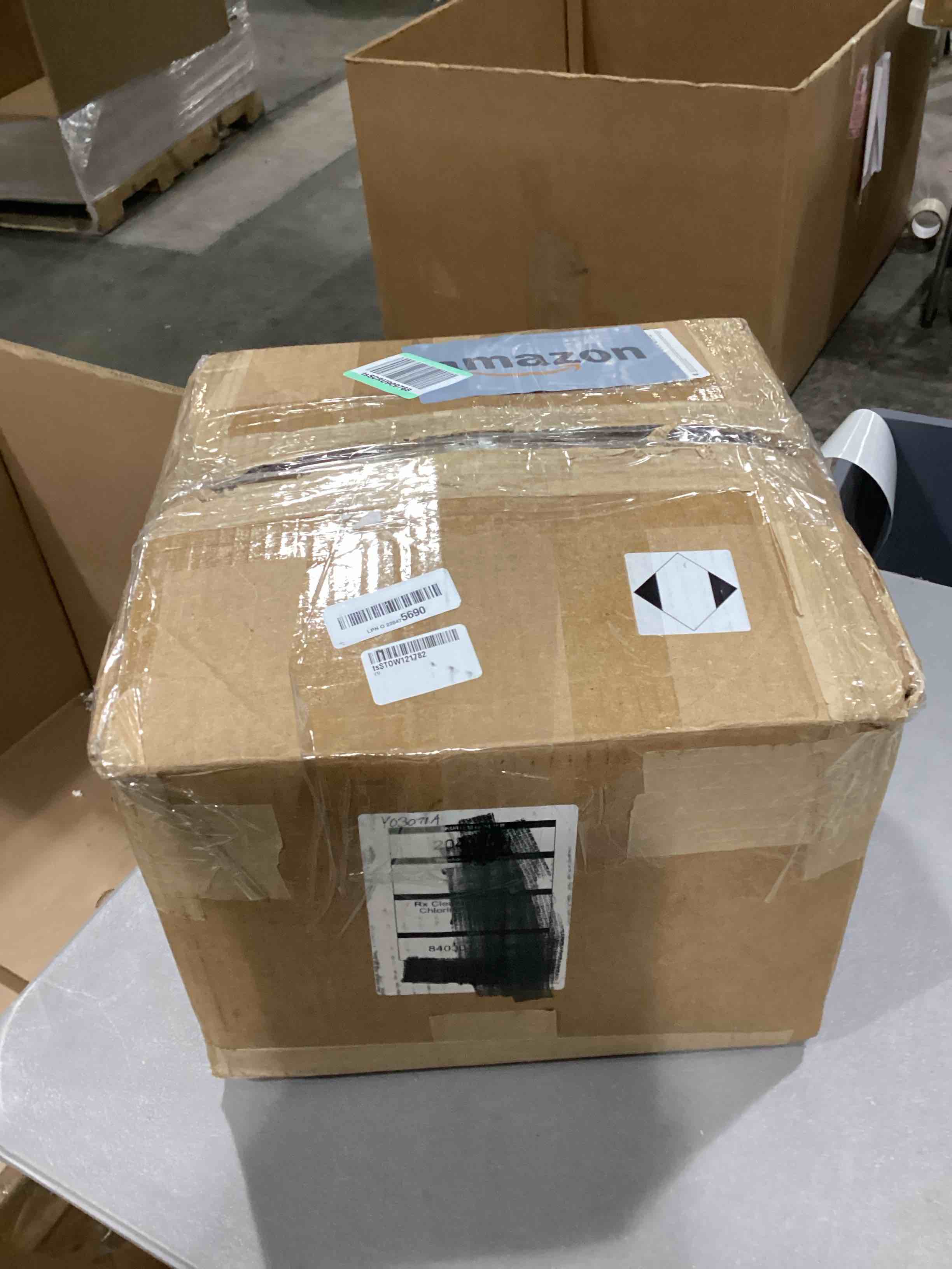 https://s3.amazonaws.com/lotting-images-prod/bidfta/RED6685346_1732215307839.jpeg