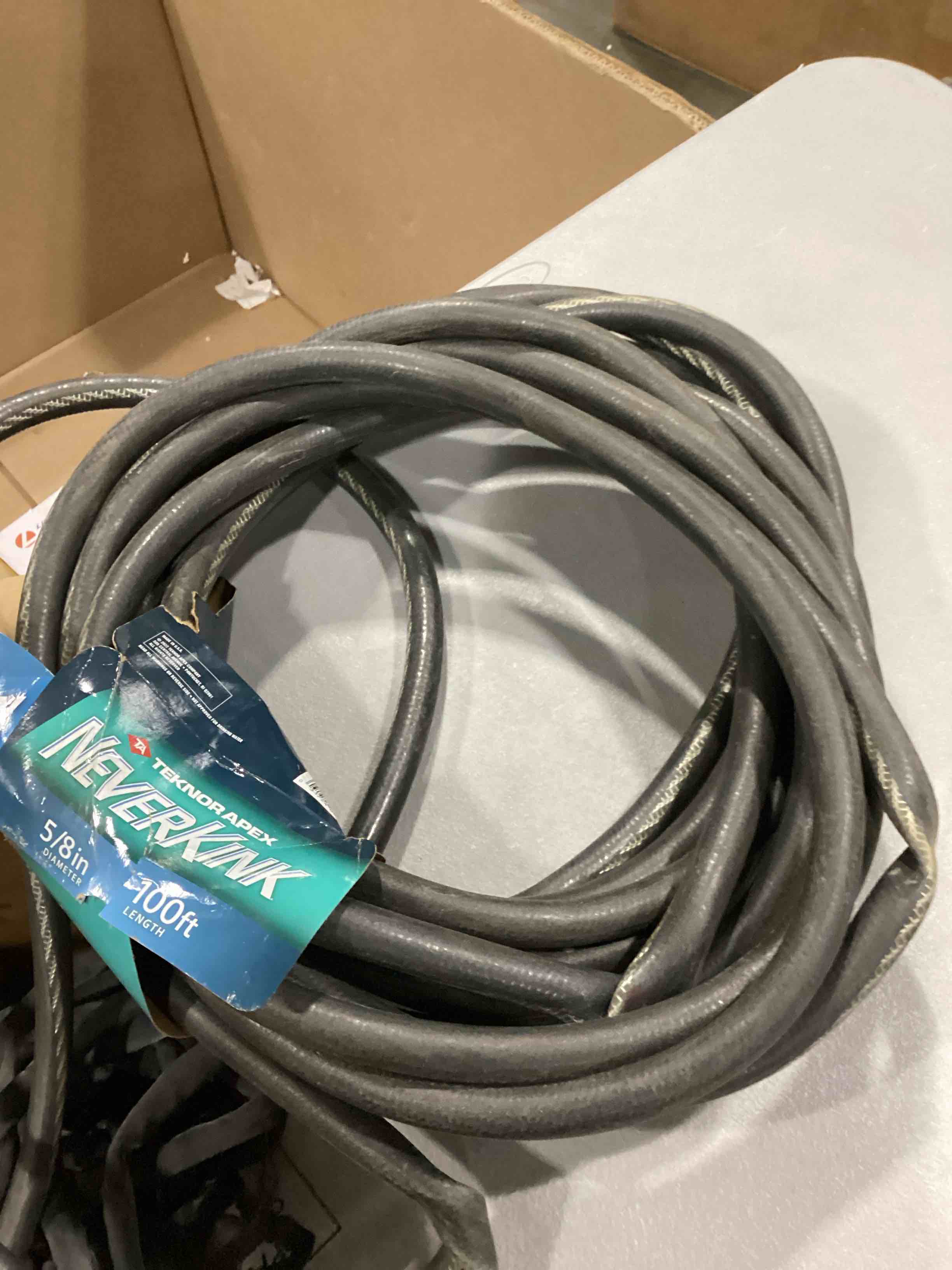 https://s3.amazonaws.com/lotting-images-prod/bidfta/RED6685721_1732564452034.jpeg