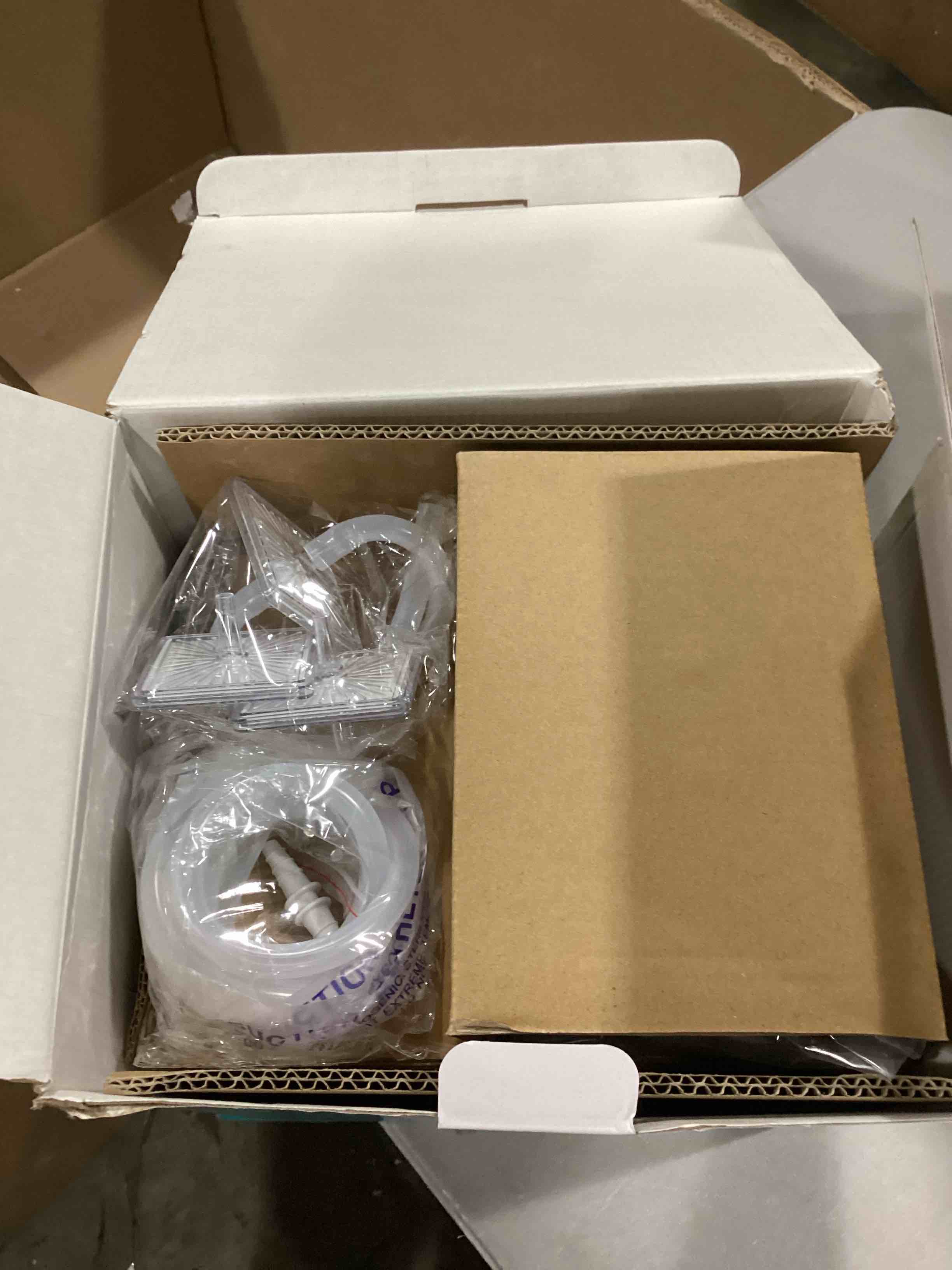 https://s3.amazonaws.com/lotting-images-prod/bidfta/RED6685937_1732723531824.jpeg