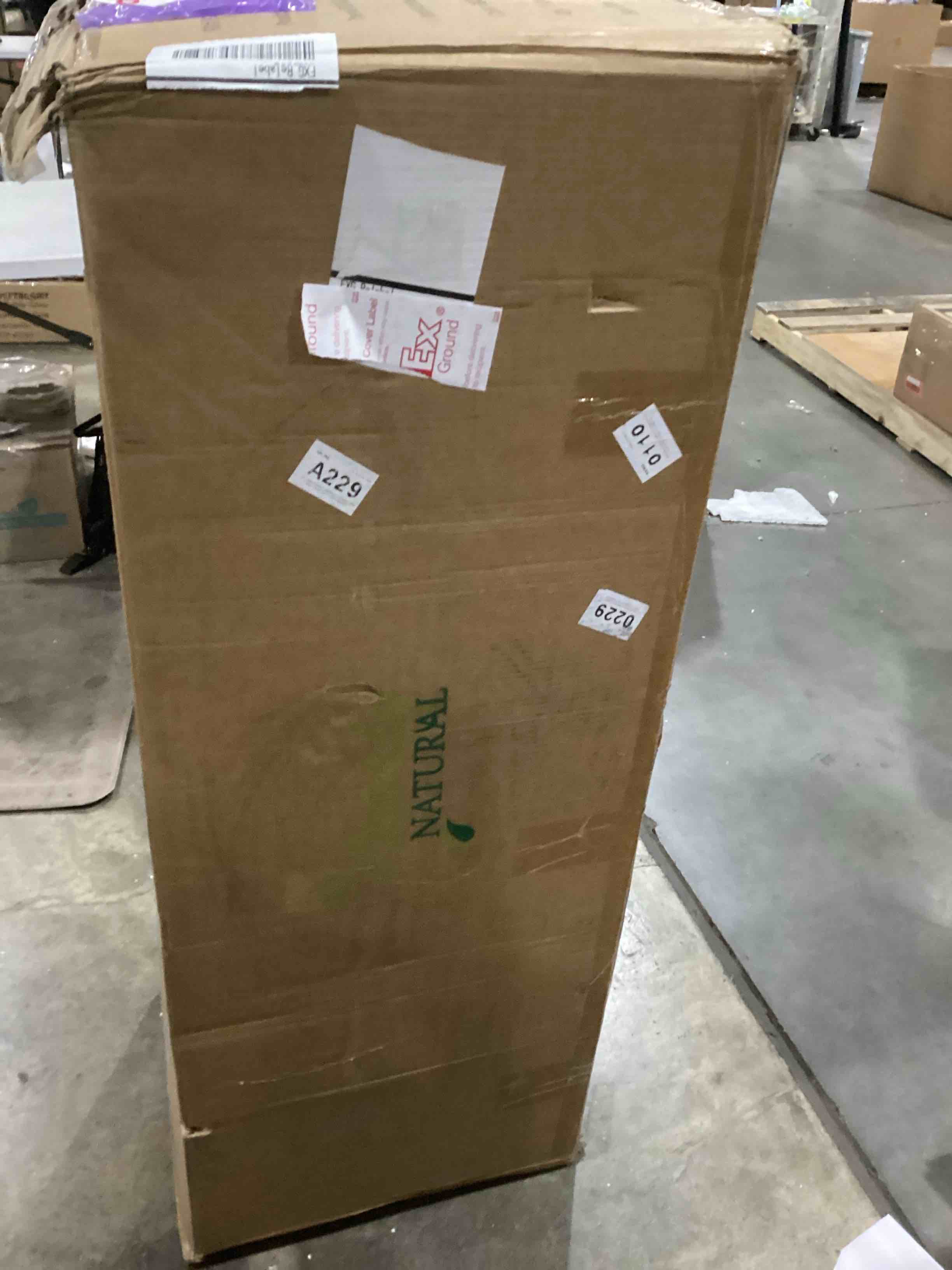 https://s3.amazonaws.com/lotting-images-prod/bidfta/RED6686254_1732729894002.jpeg