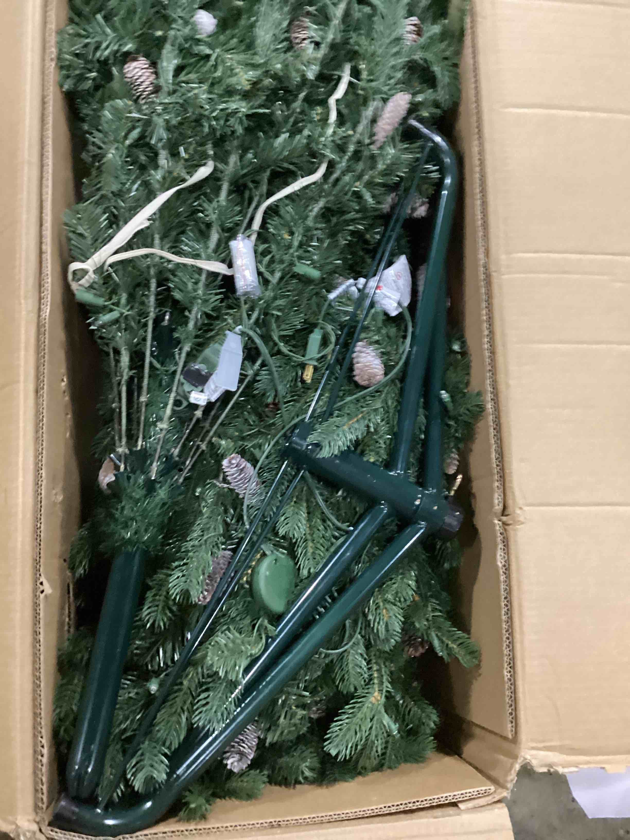 https://s3.amazonaws.com/lotting-images-prod/bidfta/RED6686254_1732729988166.jpeg