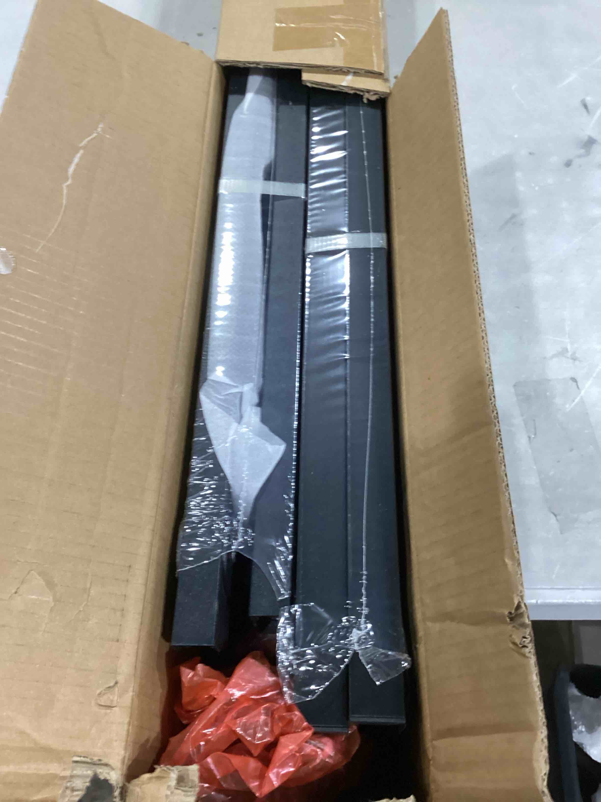 https://s3.amazonaws.com/lotting-images-prod/bidfta/RED6686273_1732717191731.jpeg