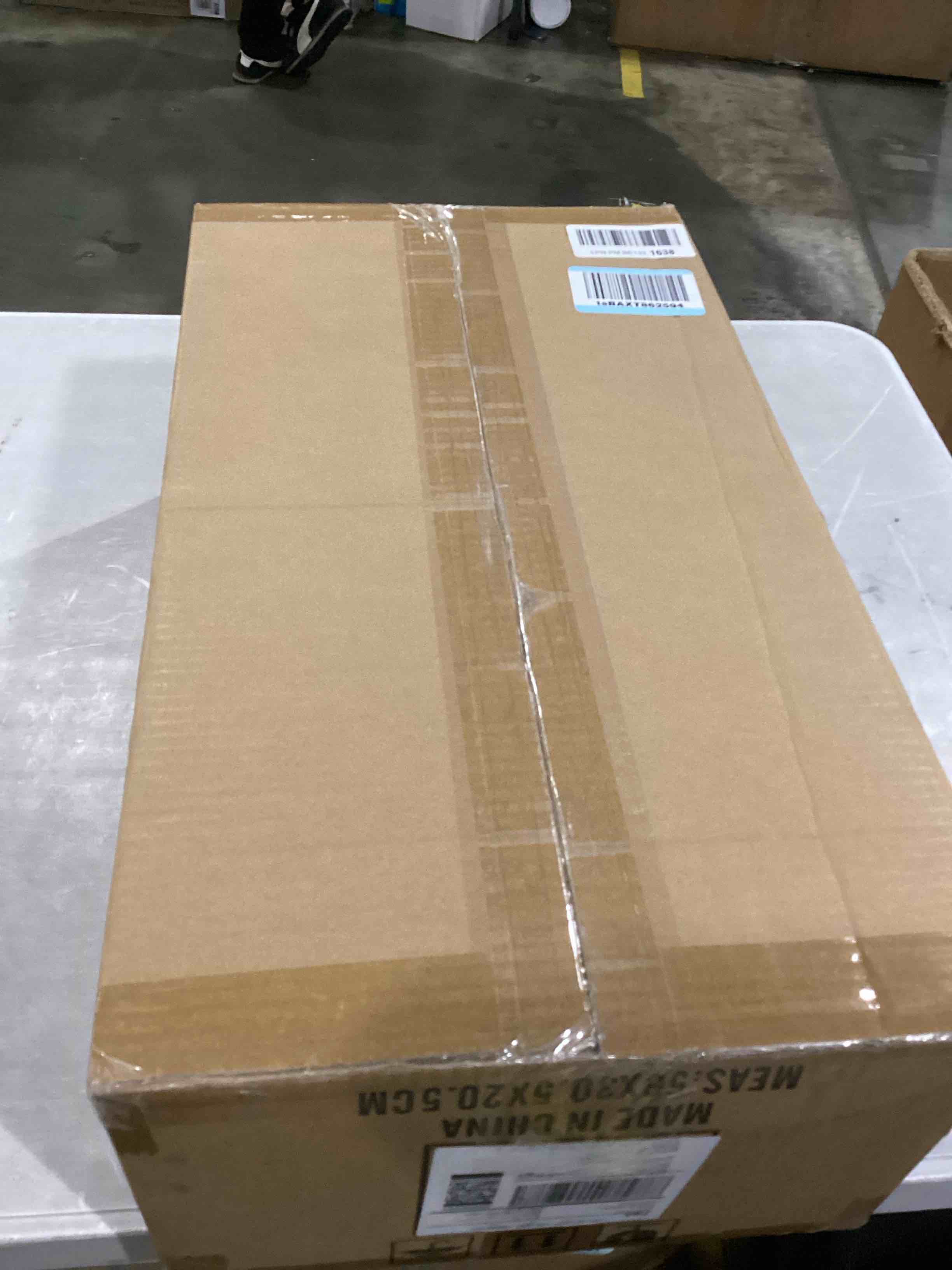 https://s3.amazonaws.com/lotting-images-prod/bidfta/RED6686312_1732739043135.jpeg