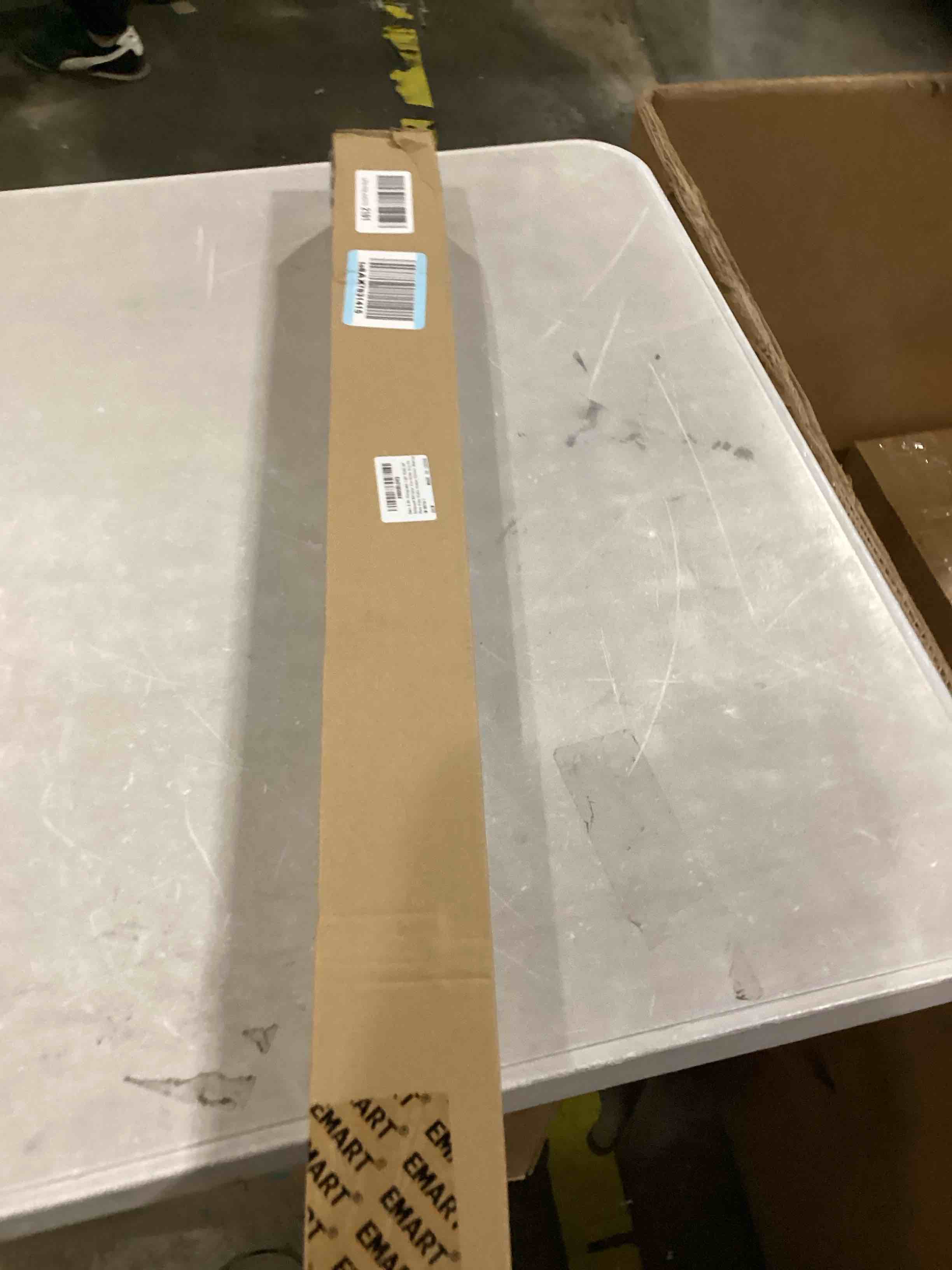 https://s3.amazonaws.com/lotting-images-prod/bidfta/RED6686404_1733162498797.jpeg